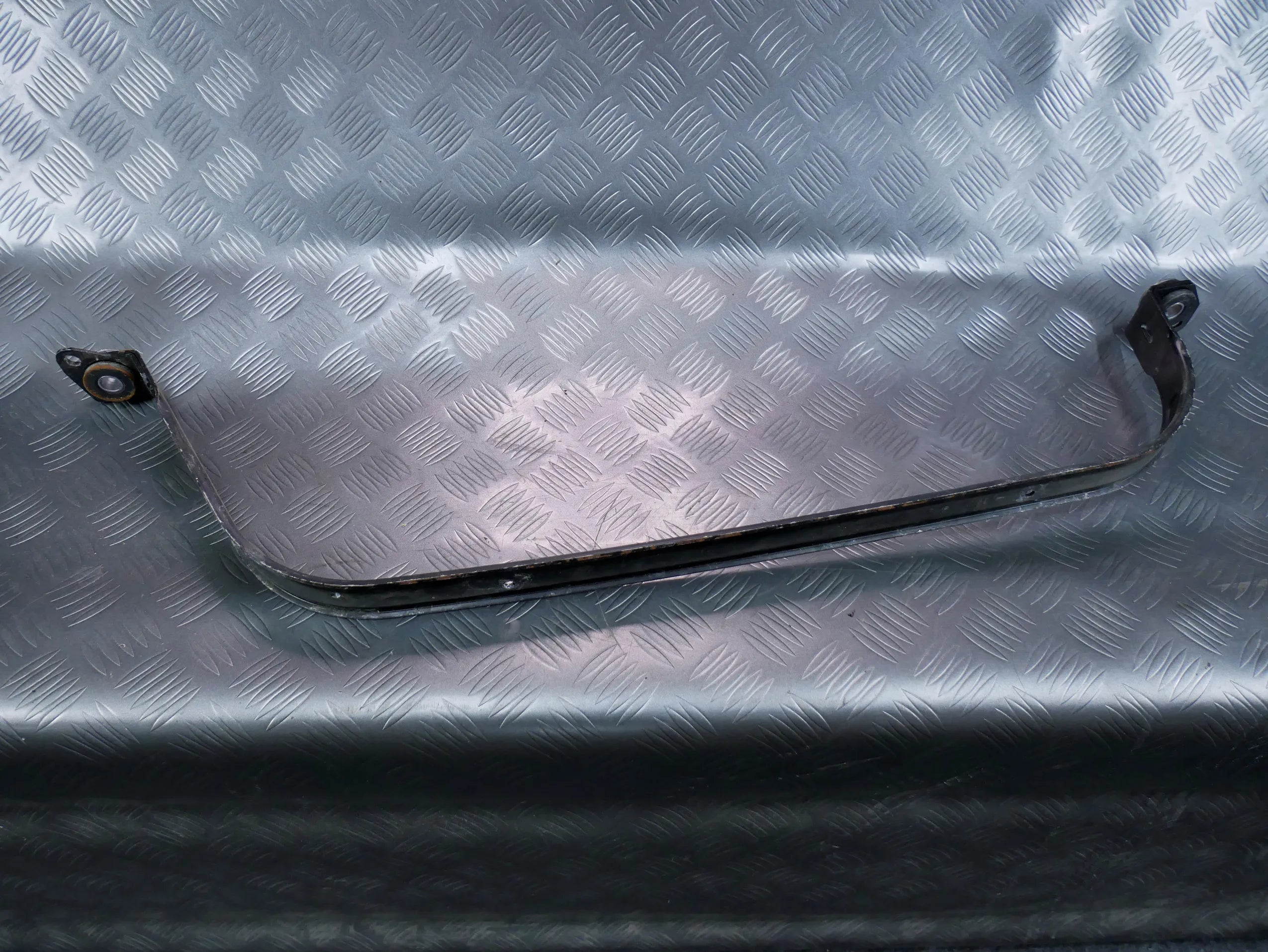 Obejma mocowanie baku paliwa 3Q0201654 VW PASSAT B8 KOMBI