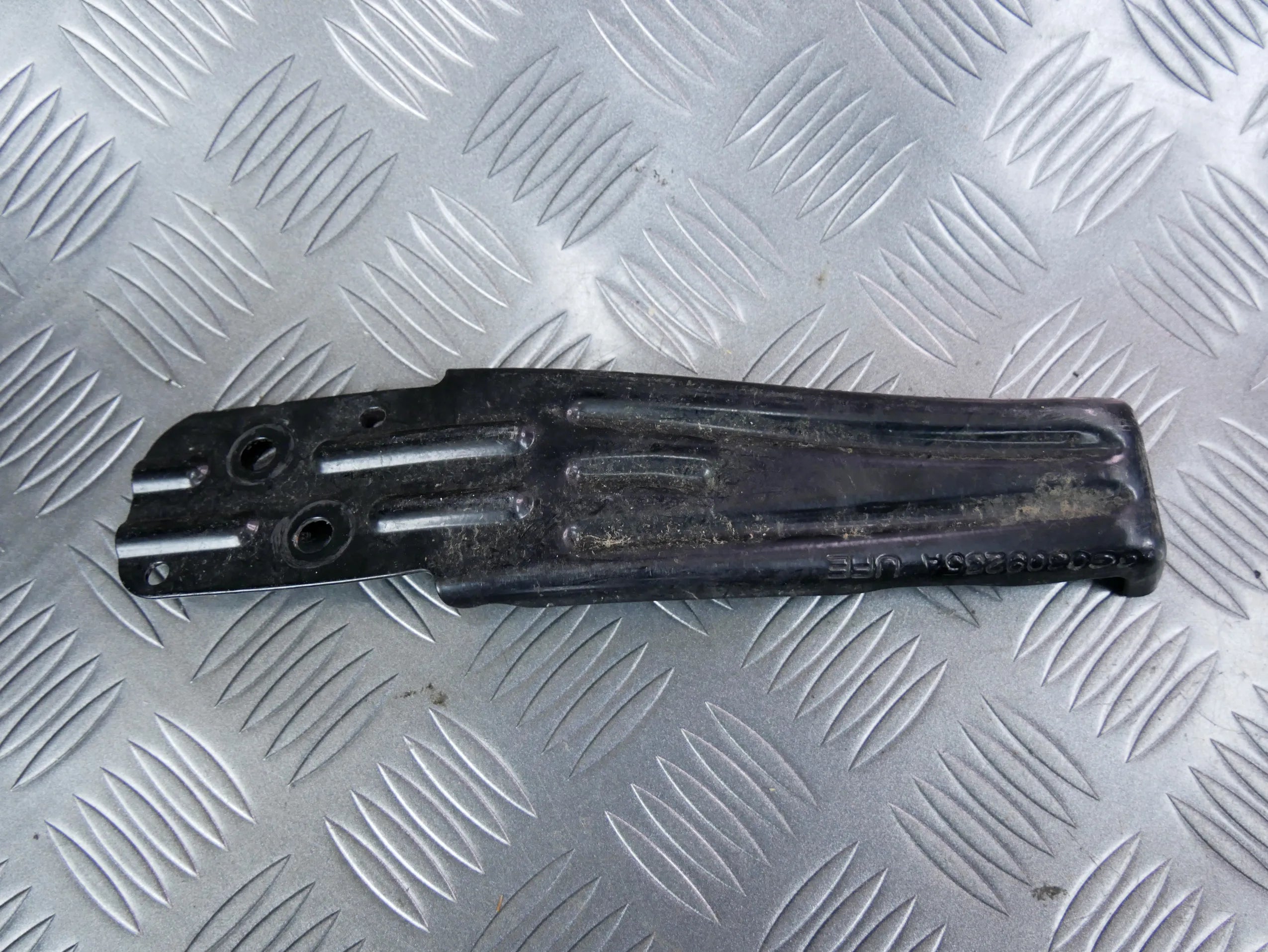 Mocowanie wspornik zderzaka tył lewy 3G0809235A VW PASSAT B8