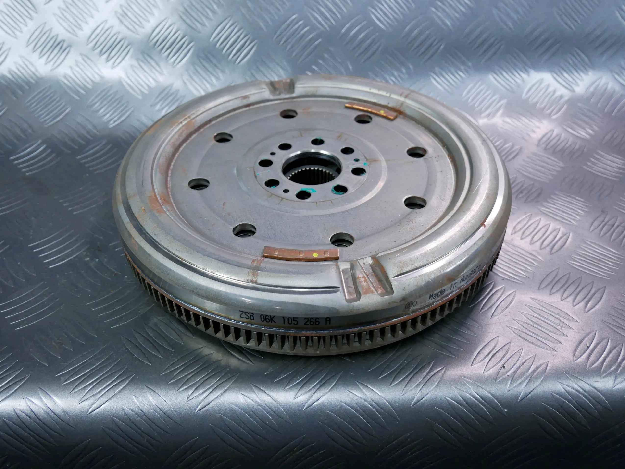 Sprzęgło koło dwumasowe 06K105266A VW PASSAT B8 2.0 TSI