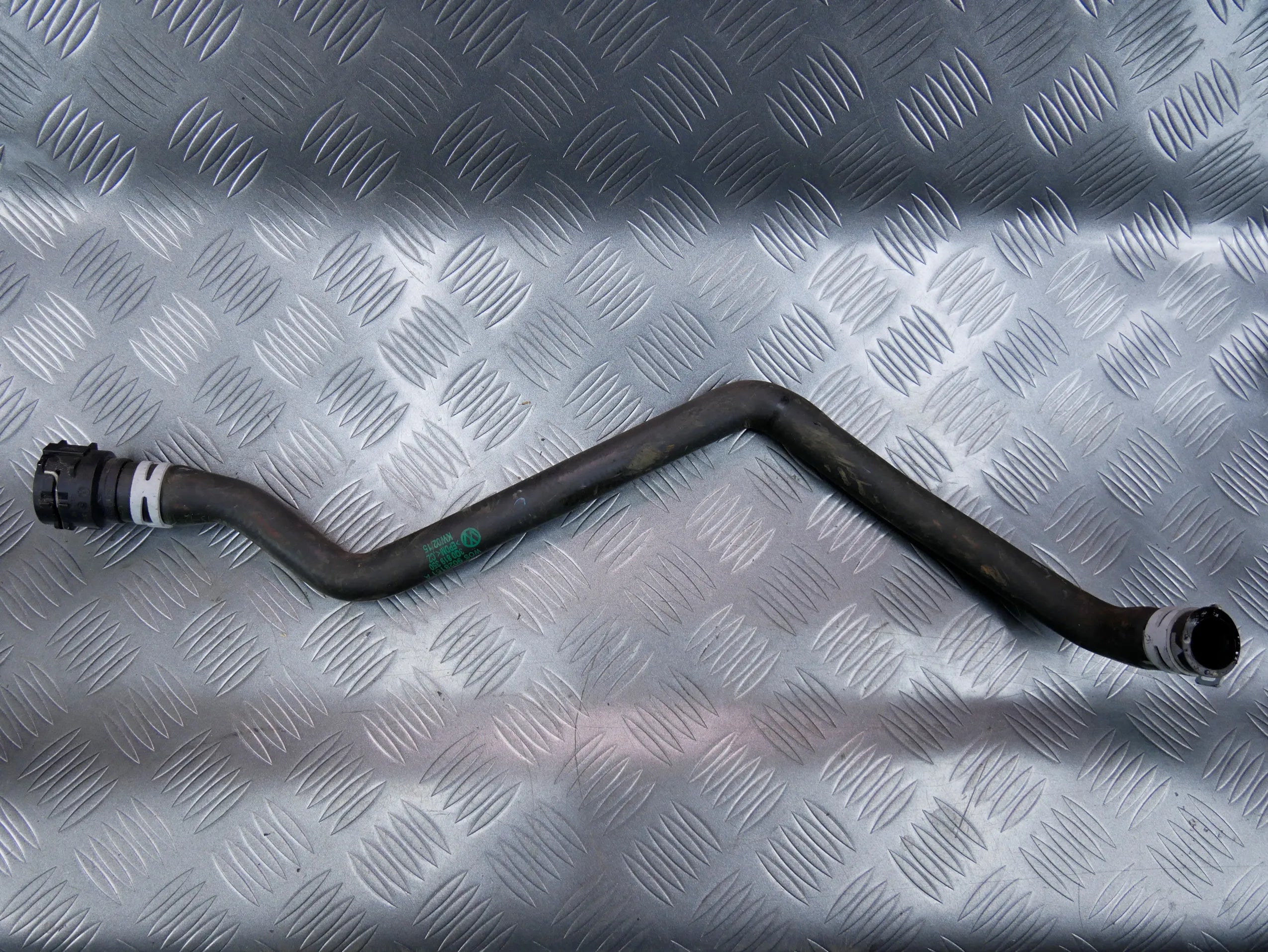 Rura wąż wody 3Q0819350 VW PASSAT B8 2.0 TSI