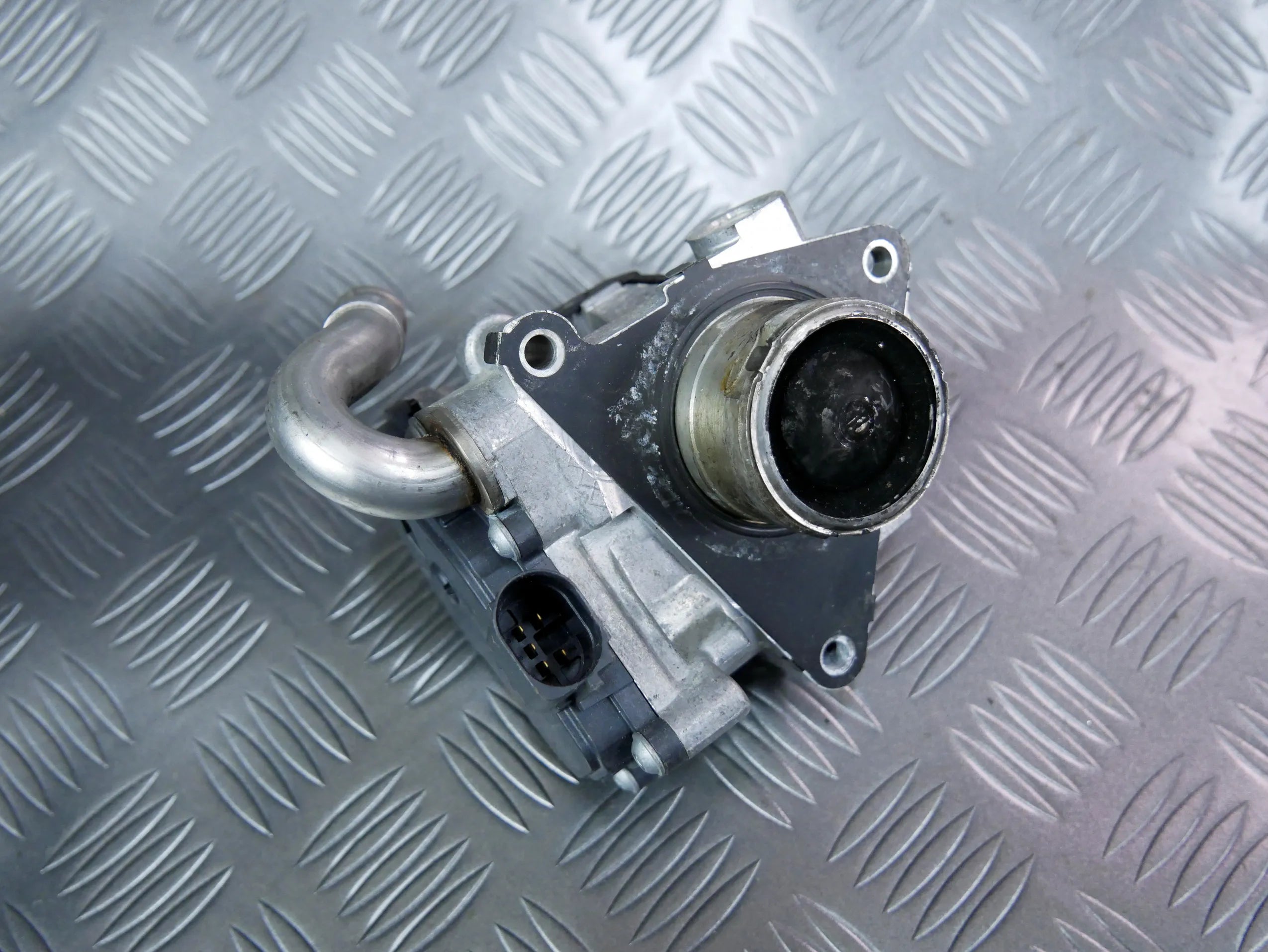 Zawór EGR 04L131501R VW PASSAT B8 2.0 TDI