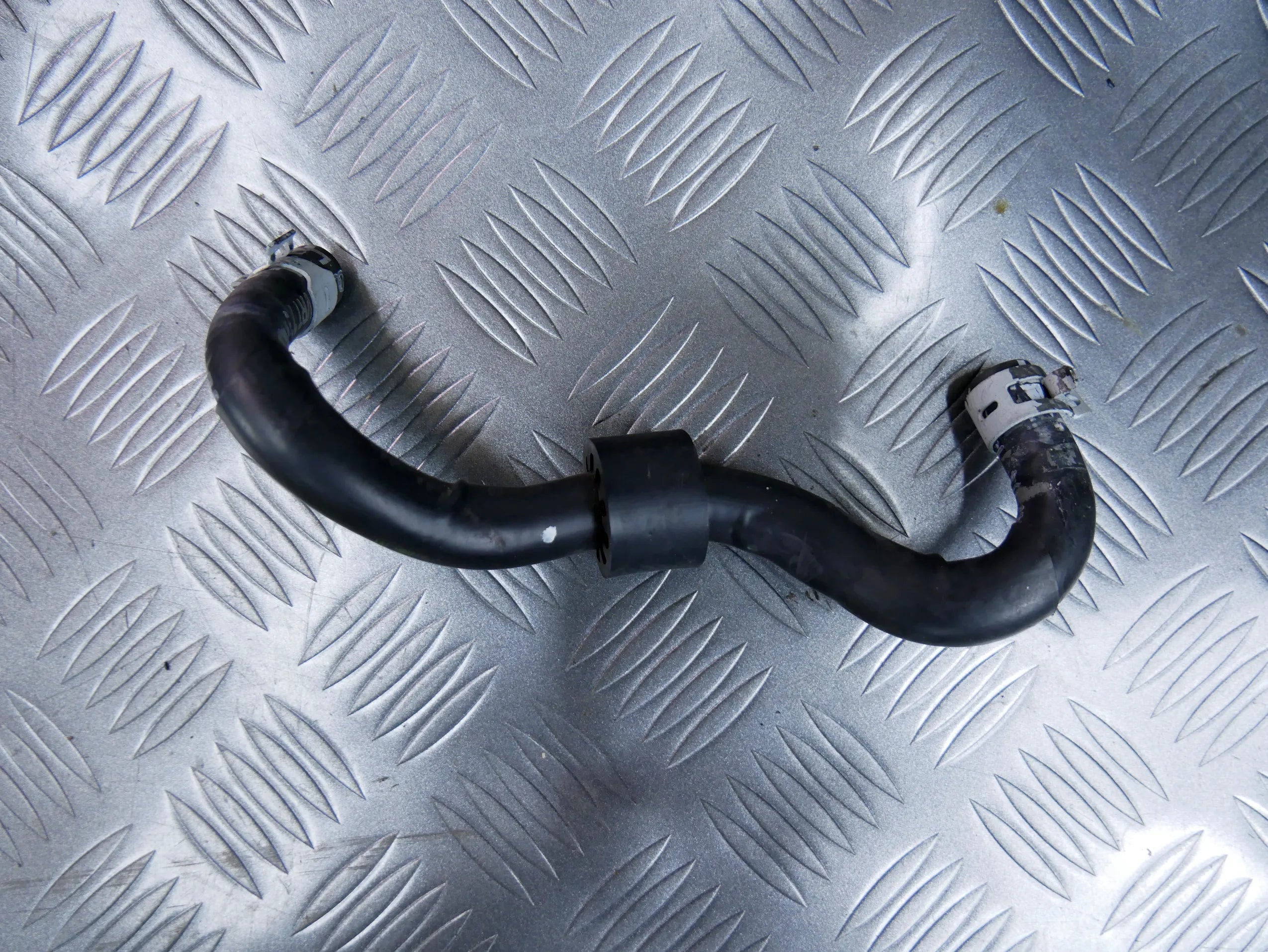 Przewód wąż paliwa 06K133986K VW PASSAT B8 2.0 TSI