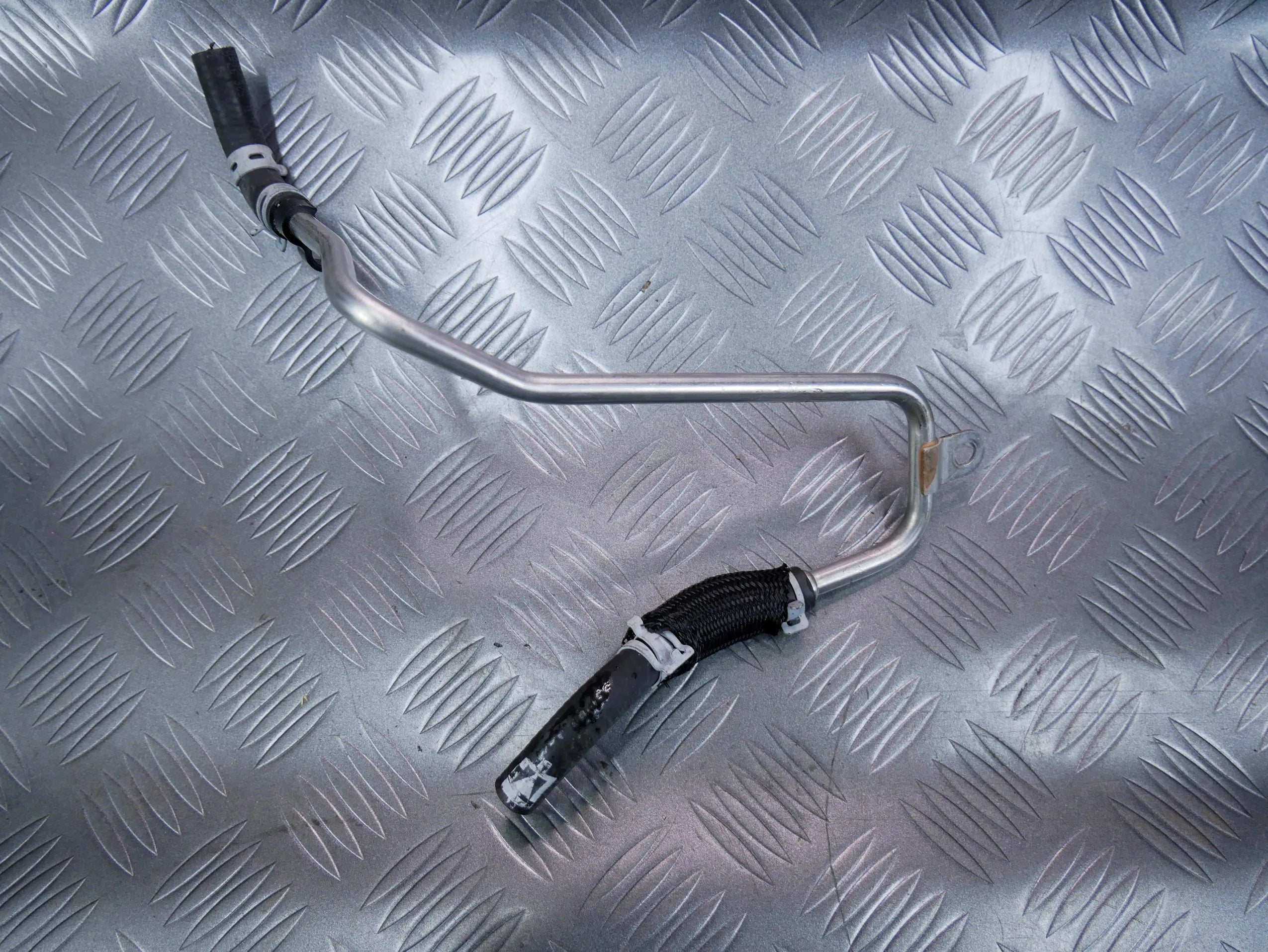 Rurka przewód DPF 04L131552CE VW PASSAT B8 2.0 TDI