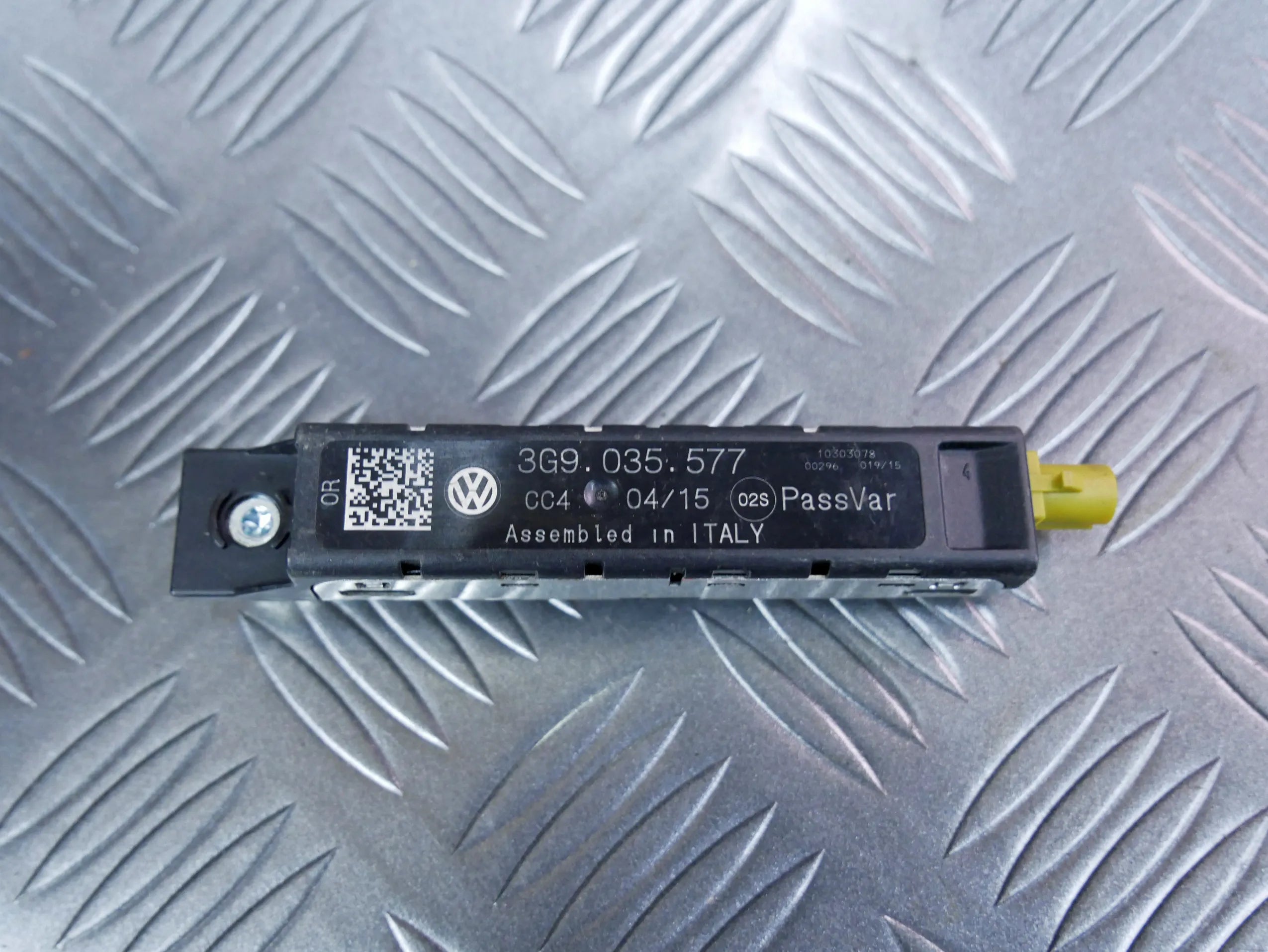 Wzmacniacz antenowy 3G9035577 VW PASSAT B8 KOMBI