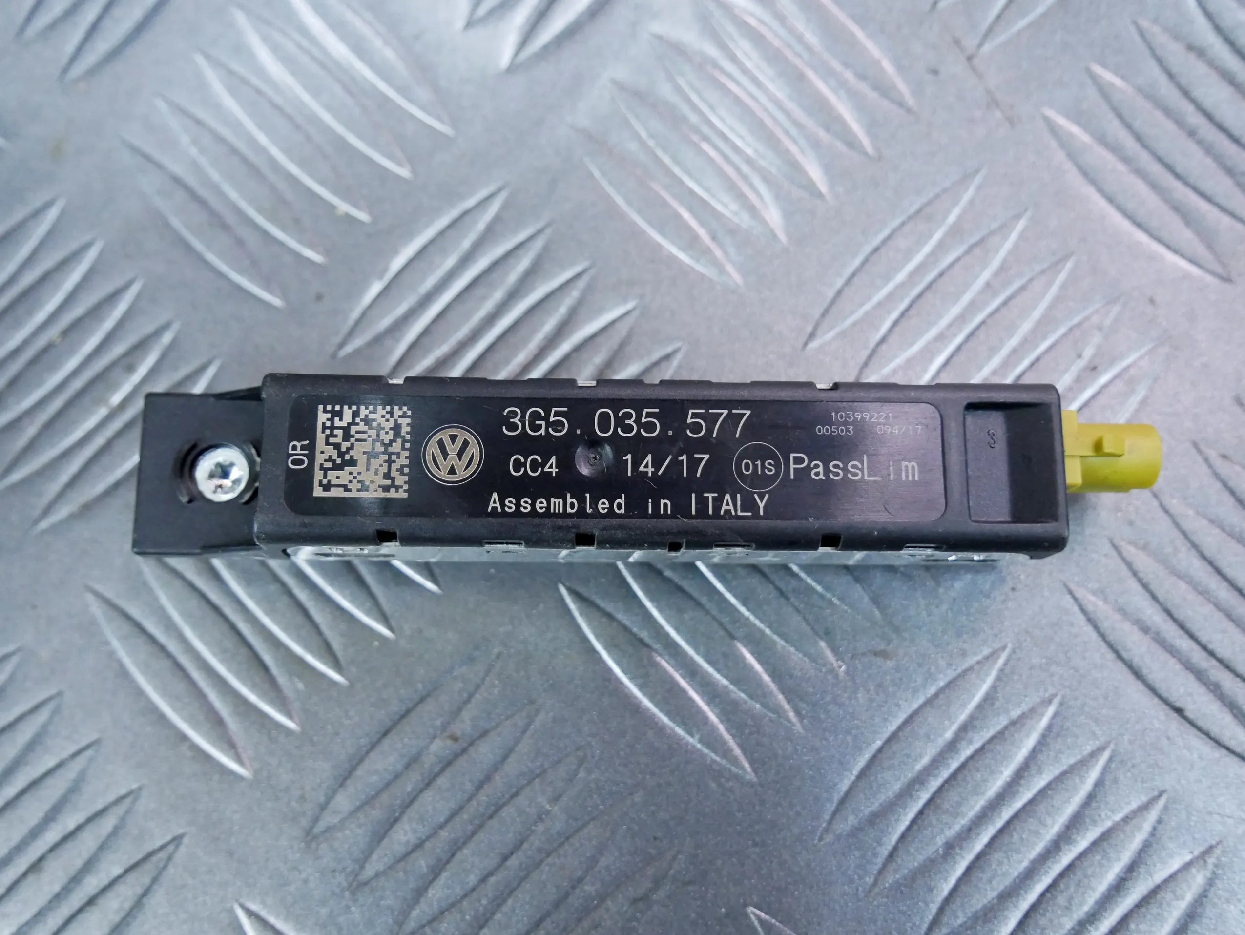 Wzmacniacz antenowy 3G5035577 VW PASSAT B8 SEDAN
