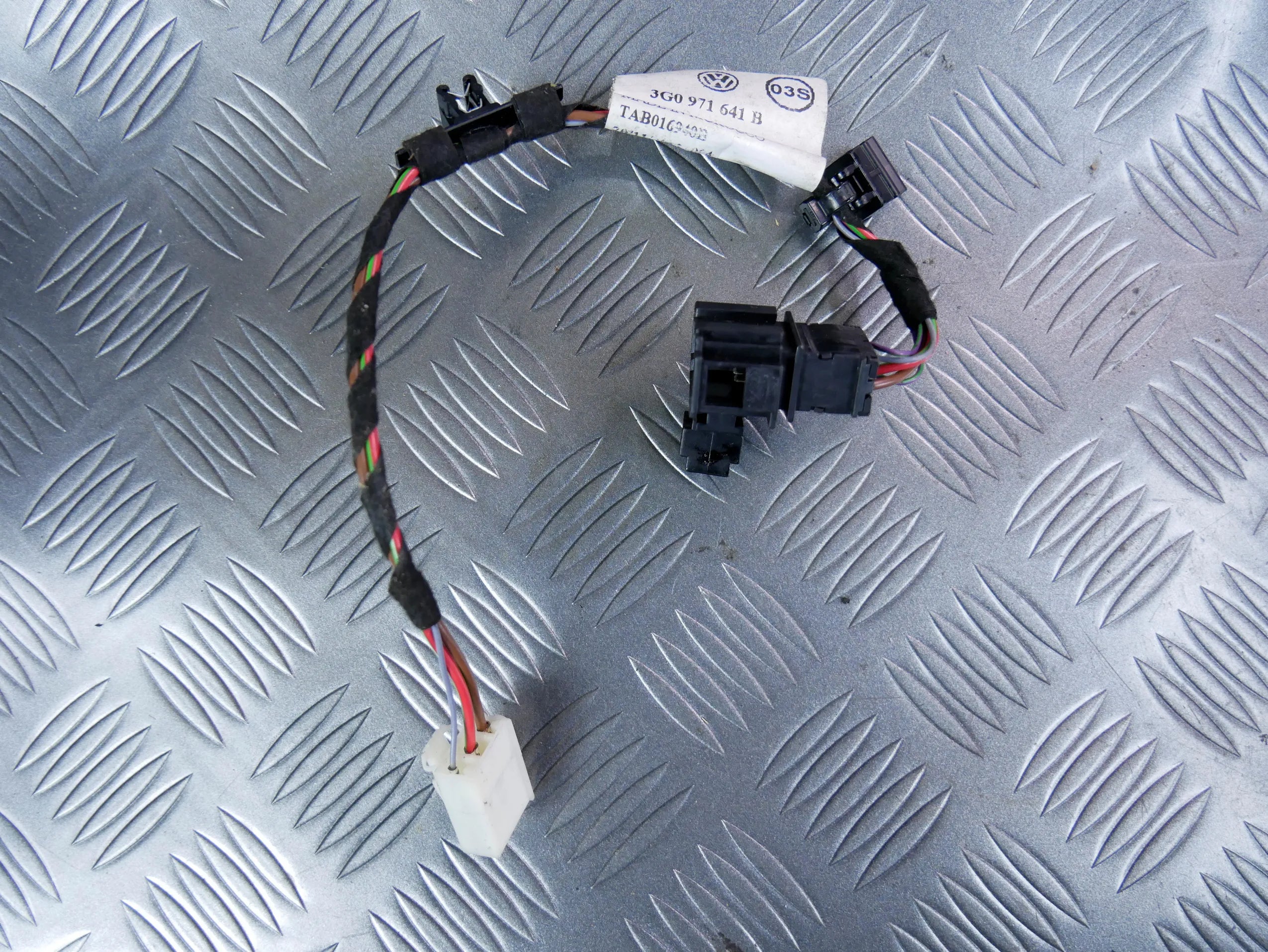 Wiązka instalacja tunelu podłokietnika 3G0971641B VW PASSAT B8