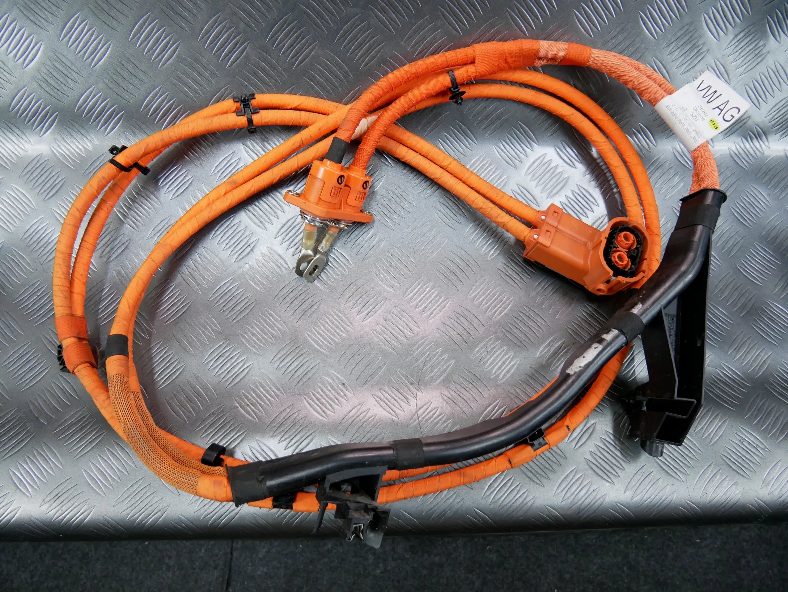 Przewód kabel wysokiego napięcia 3Q0971015E VW PASSAT B8 GTE