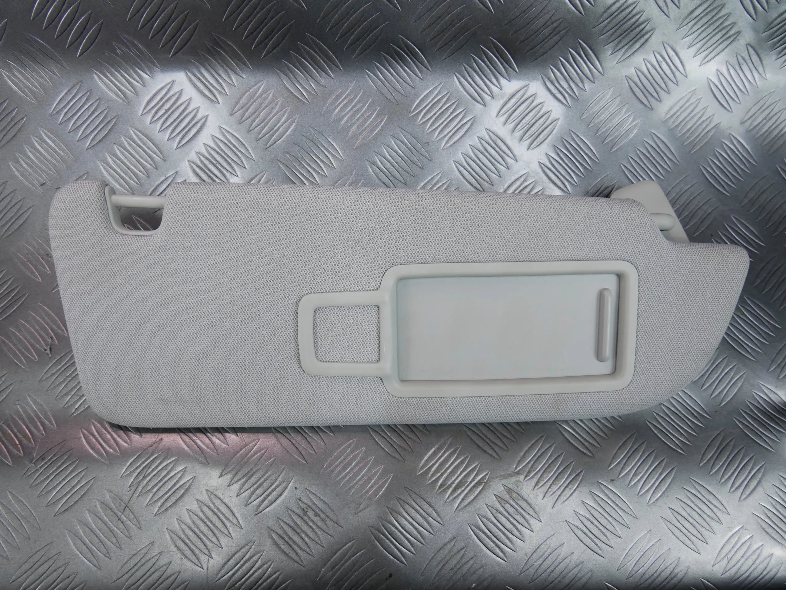 Daszek osłona przeciwsłoneczna słonecznik prawy 4M0857552 AUDI Q7 4M