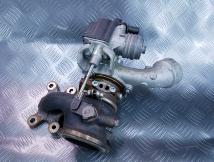 Turbosprężarka kompletna 04E145704N VW BEETLE 5C 1.4 TSI - Davicar.pl