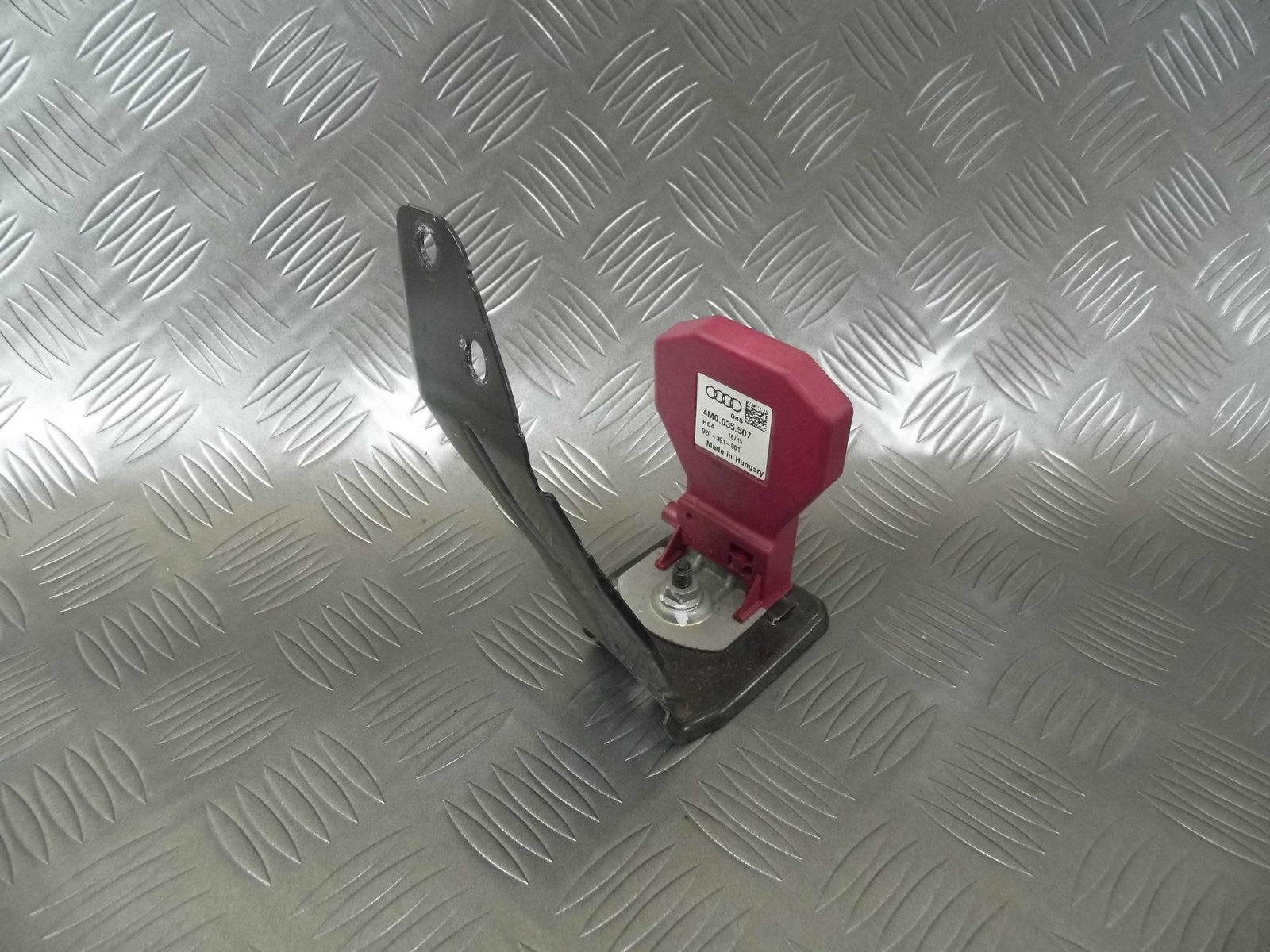 Antena LTE prawa 80A035526 AUDI Q5 II FY
