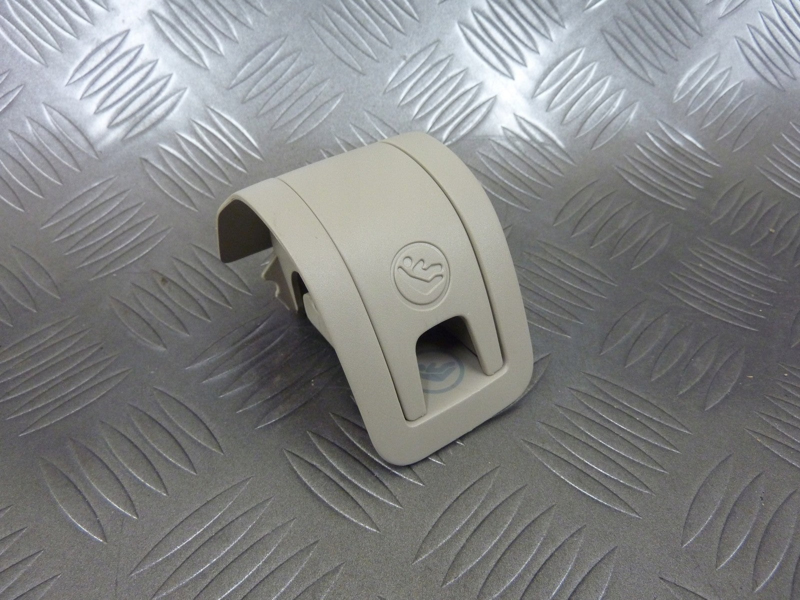 Osłona zaślepka beżowa ISOFIX 5G0887233B VW GOLF V