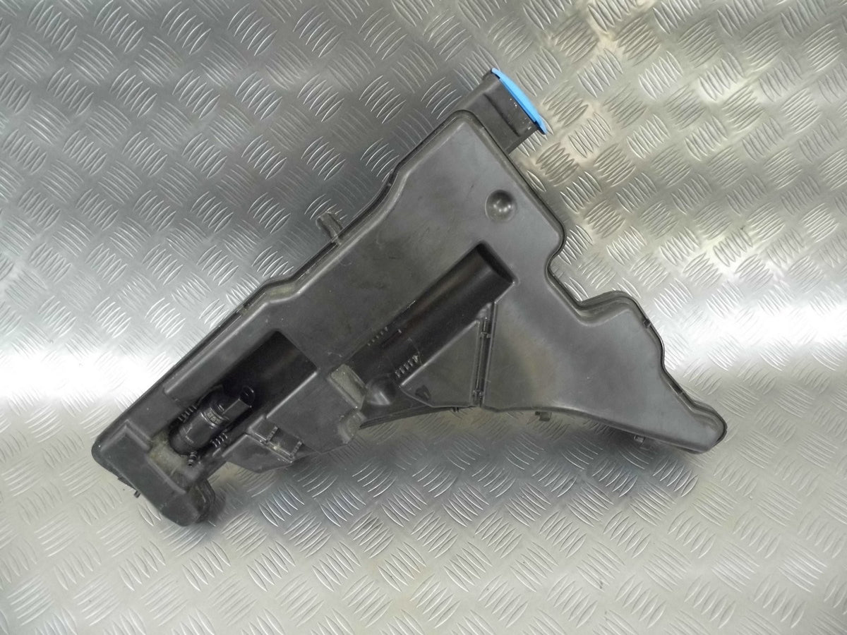 Zbiornik spryskiwaczy xenon 8W0955451A AUDI A4 B9