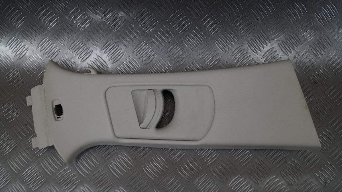 Osłona słupka środkowego prawa 5L0867244 YETI