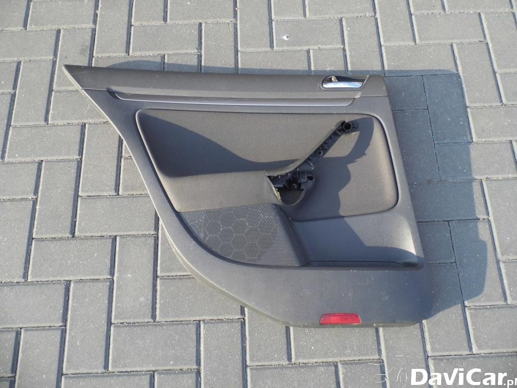 Boczek tapicerka drzwi tylne prawe VW Golf V 5D