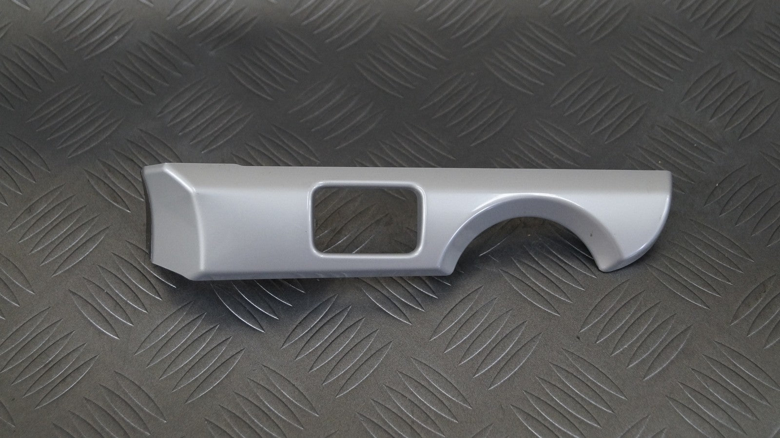 Listwa konsoli prawa 5L2858417 SKODA YETI RHD