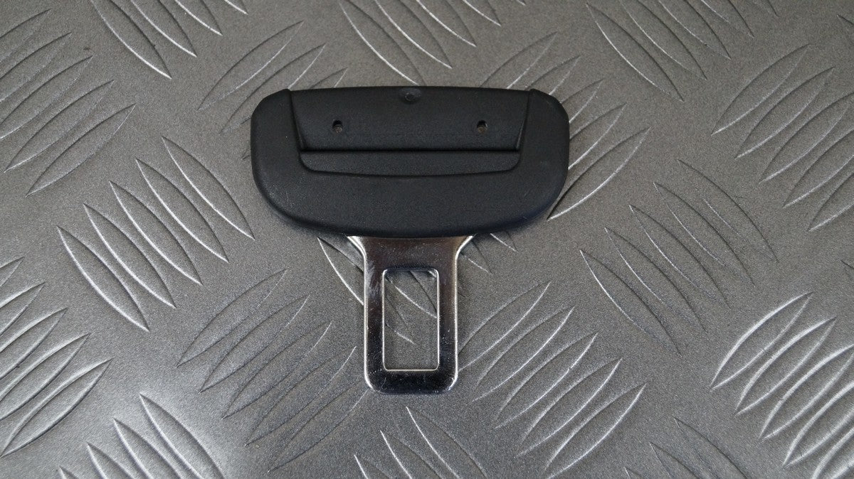 Zapięcie zatrzask pasa 7N0857737 VW JETTA VI