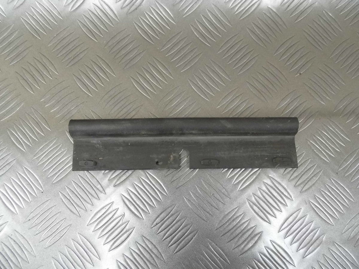 Uszczelka maski 4L0823733C AUDI Q7