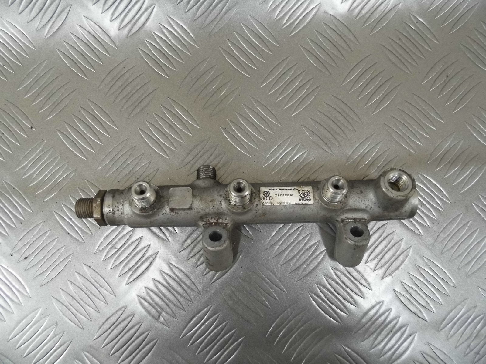 Listwa wtryskowa 059130090BF AUDI Q5 3.0 TDI