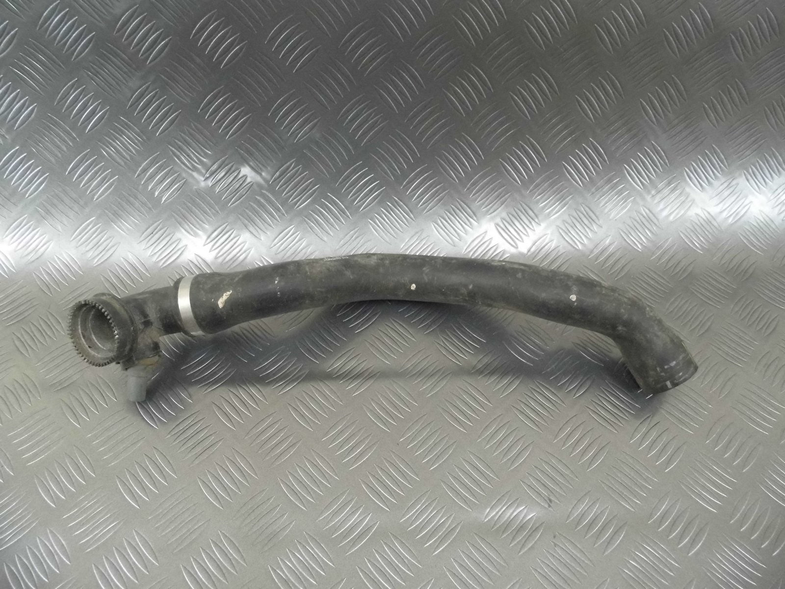 Rura wąż wody 7L8122051T AUDI Q7