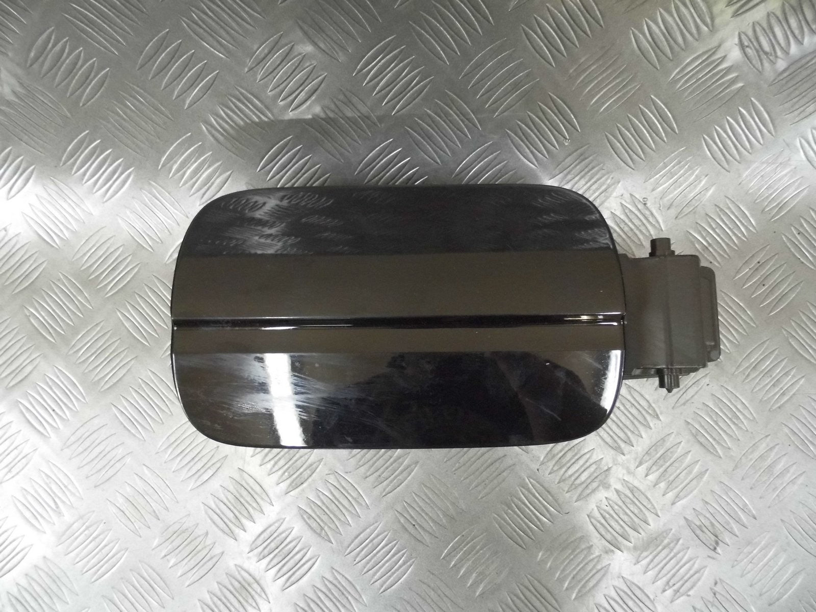 Klapka paliwa korek LY9B 8W0809906A AUDI A4 B9 TDI