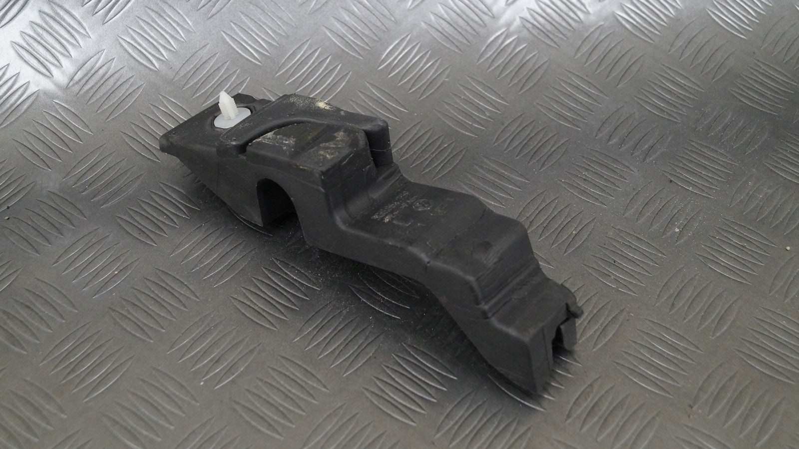 Pianka błotnika lewa 3G8864759 VW ARTEON