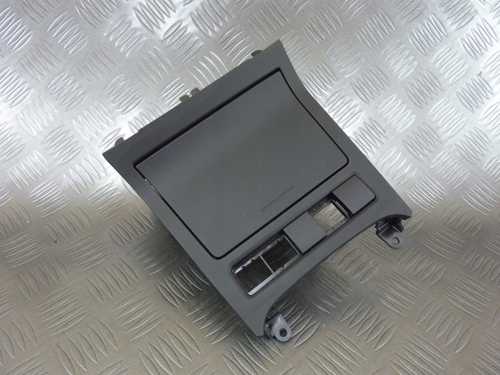 Schowek tunelu 5K0857961 VW GOLF VI