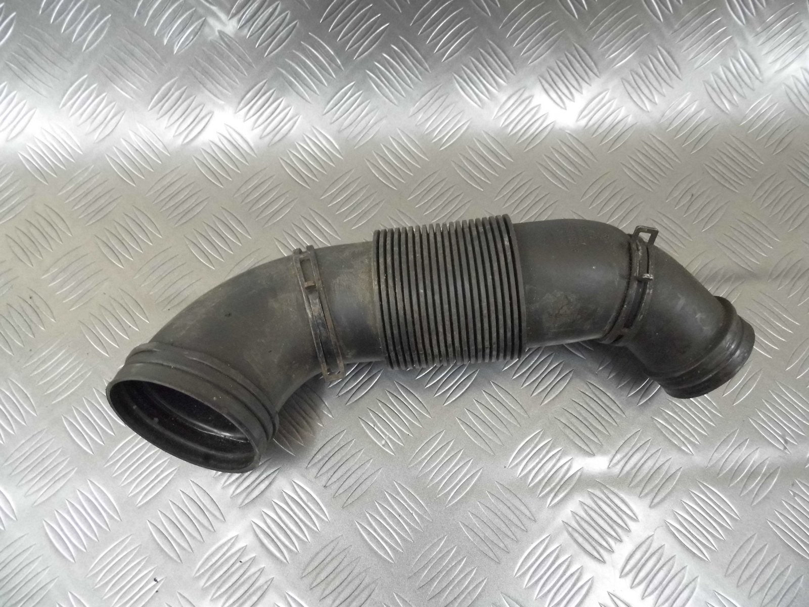 Rura ssąca powietrza 7L6129627F AUDI Q7