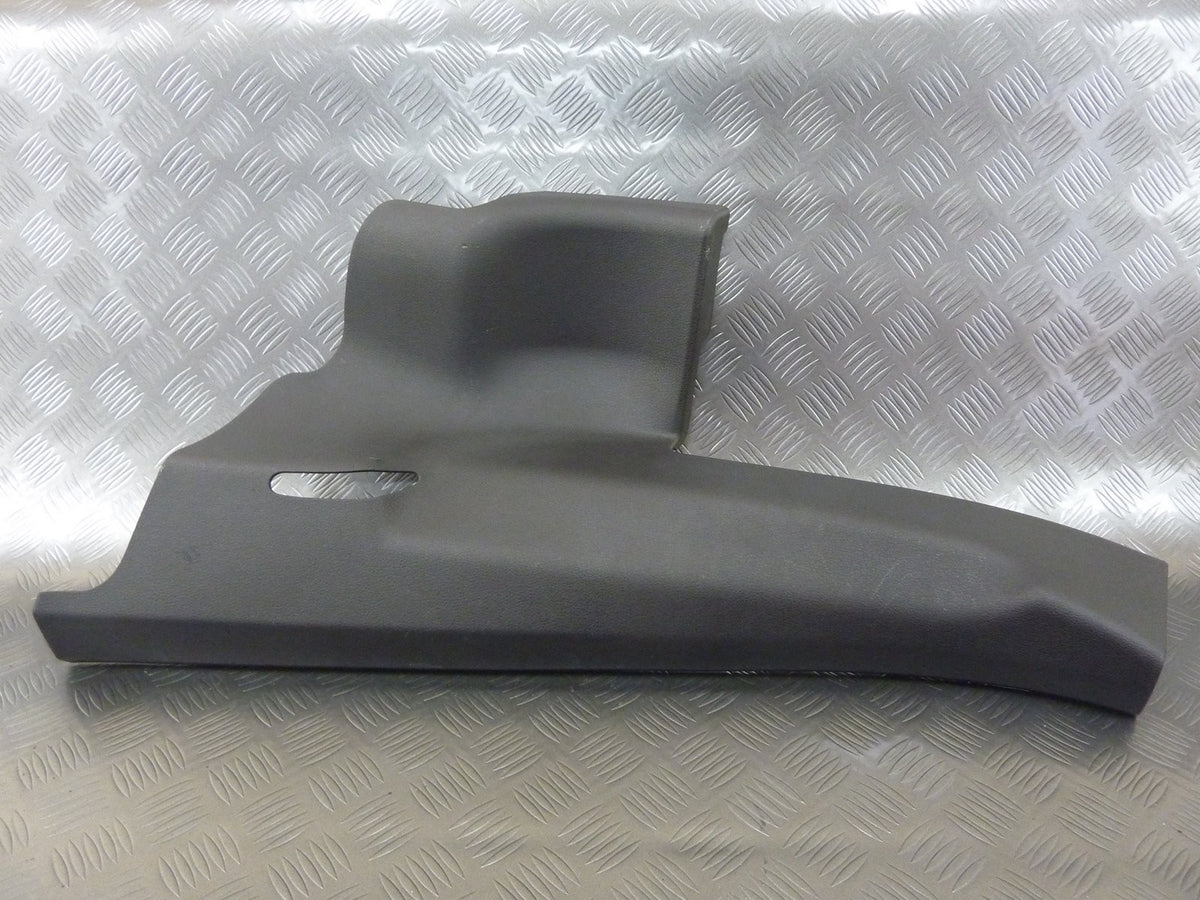 Osłona słupka progu tył lewa 4L0867767 AUDI Q7