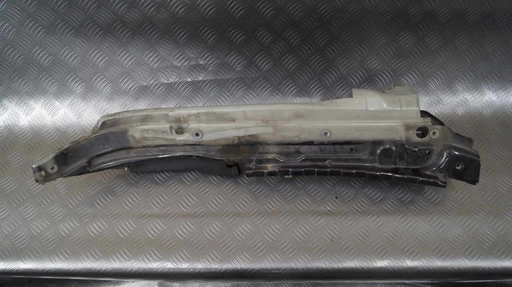 Mocowanie błotnika lewe 4L0805175 AUDI Q7