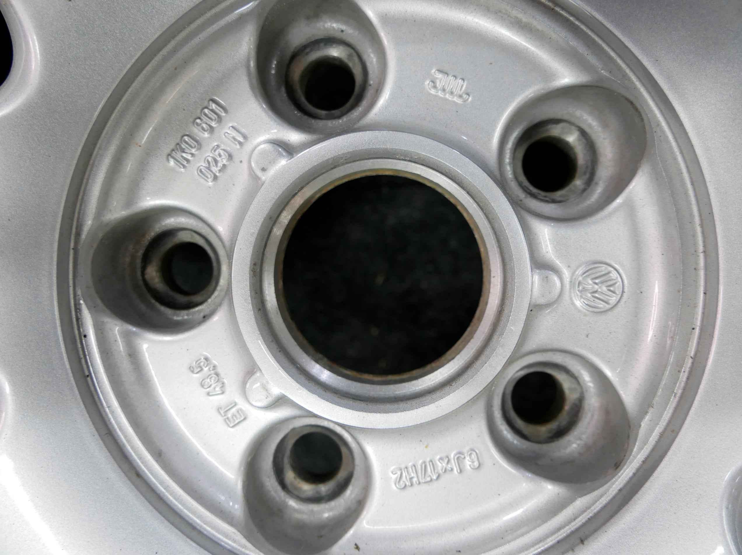 Felga aluminiowa 17' 1K0601025N VW PASSAT CC