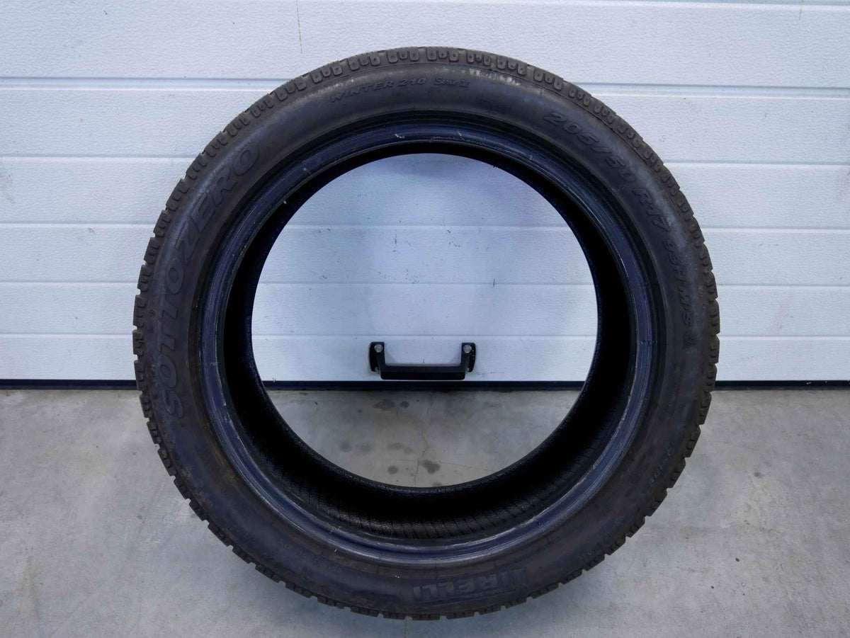 Opona zimowa PIRELLI SOTTOZERO Winter 210 205/50R17