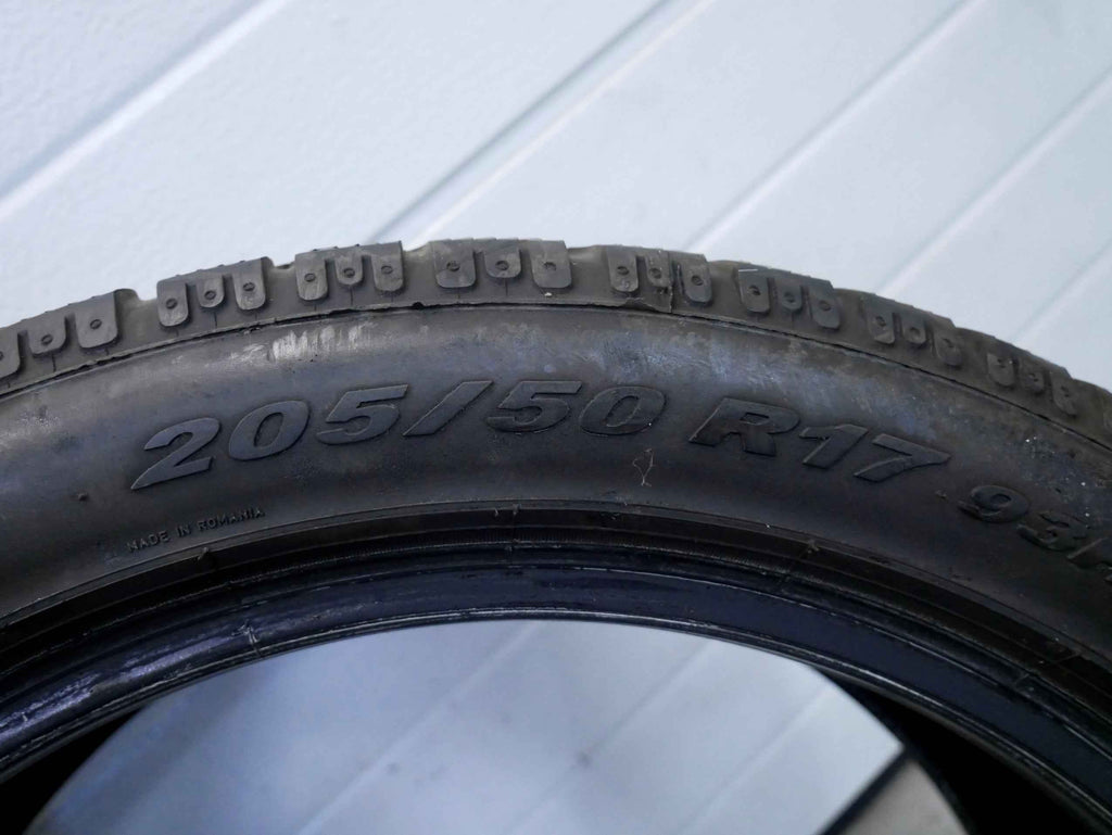 Opona zimowa PIRELLI SOTTOZERO Winter 210 205/50R17