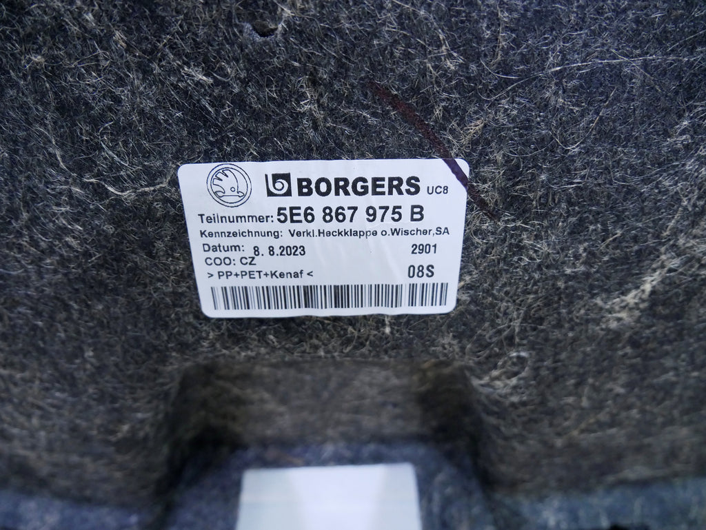 Osłona tapicerka klapy tył 5E6867975B SKODA OCTAVIA IV LIFTBACK - DAVICAR.PL