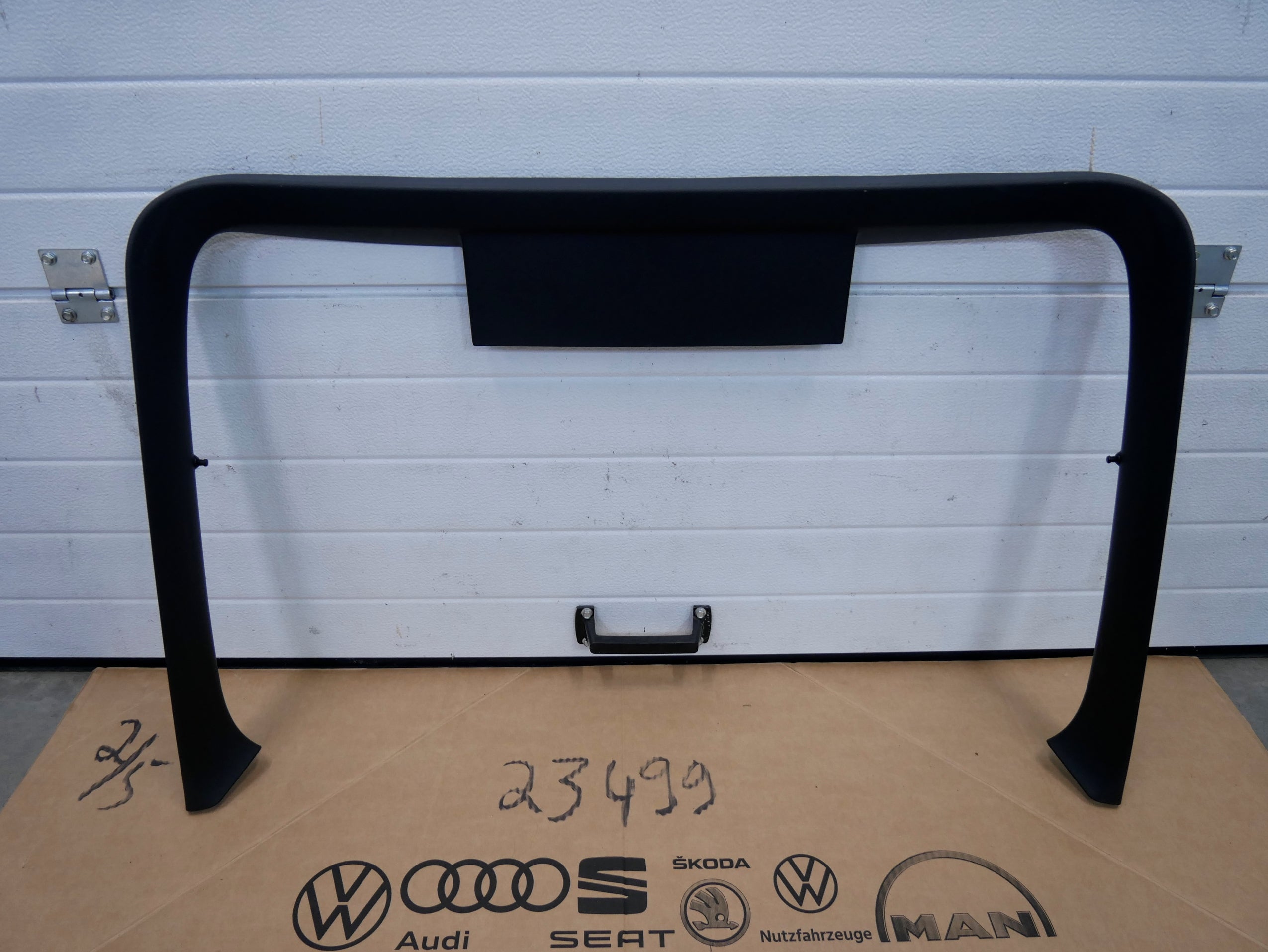 Ramka osłona klapy bagażnika 5E6867605 SKODA OCTAVIA IV LIFTBACK - DAVICAR.PL