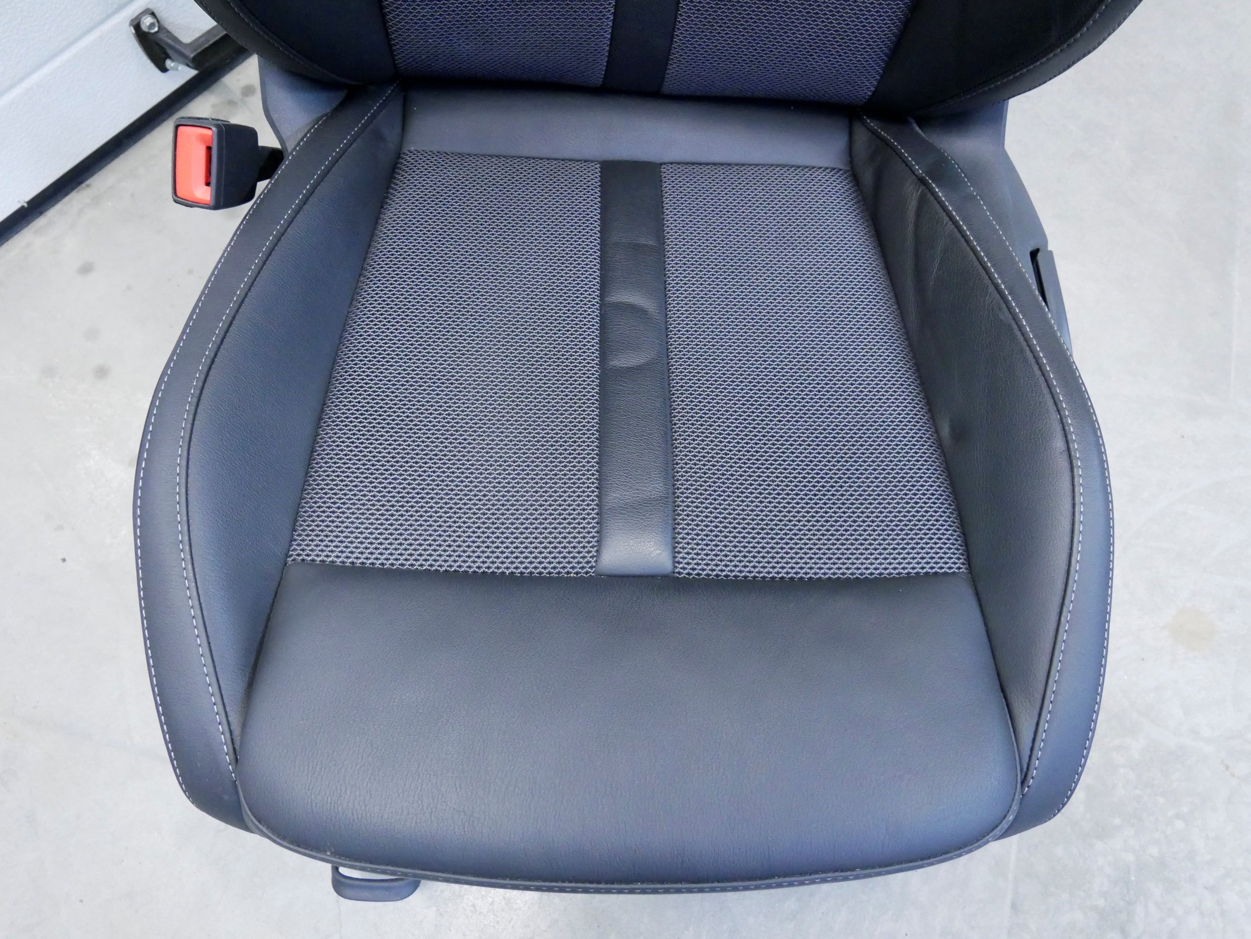 Fotel przód lewy kierowcy skóra SKODA OCTAVIA IV 2020- - DAVICAR.PL