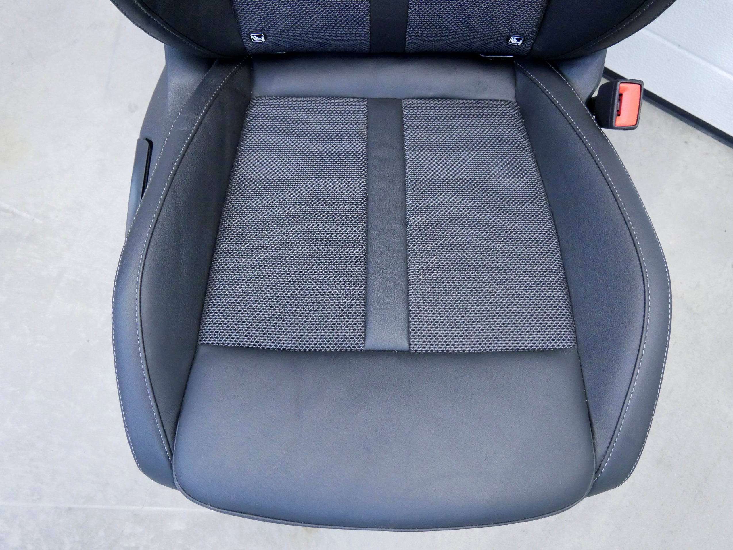 Fotel przód prawy pasażera skóra SKODA OCTAVIA IV 2020- - DAVICAR.PL