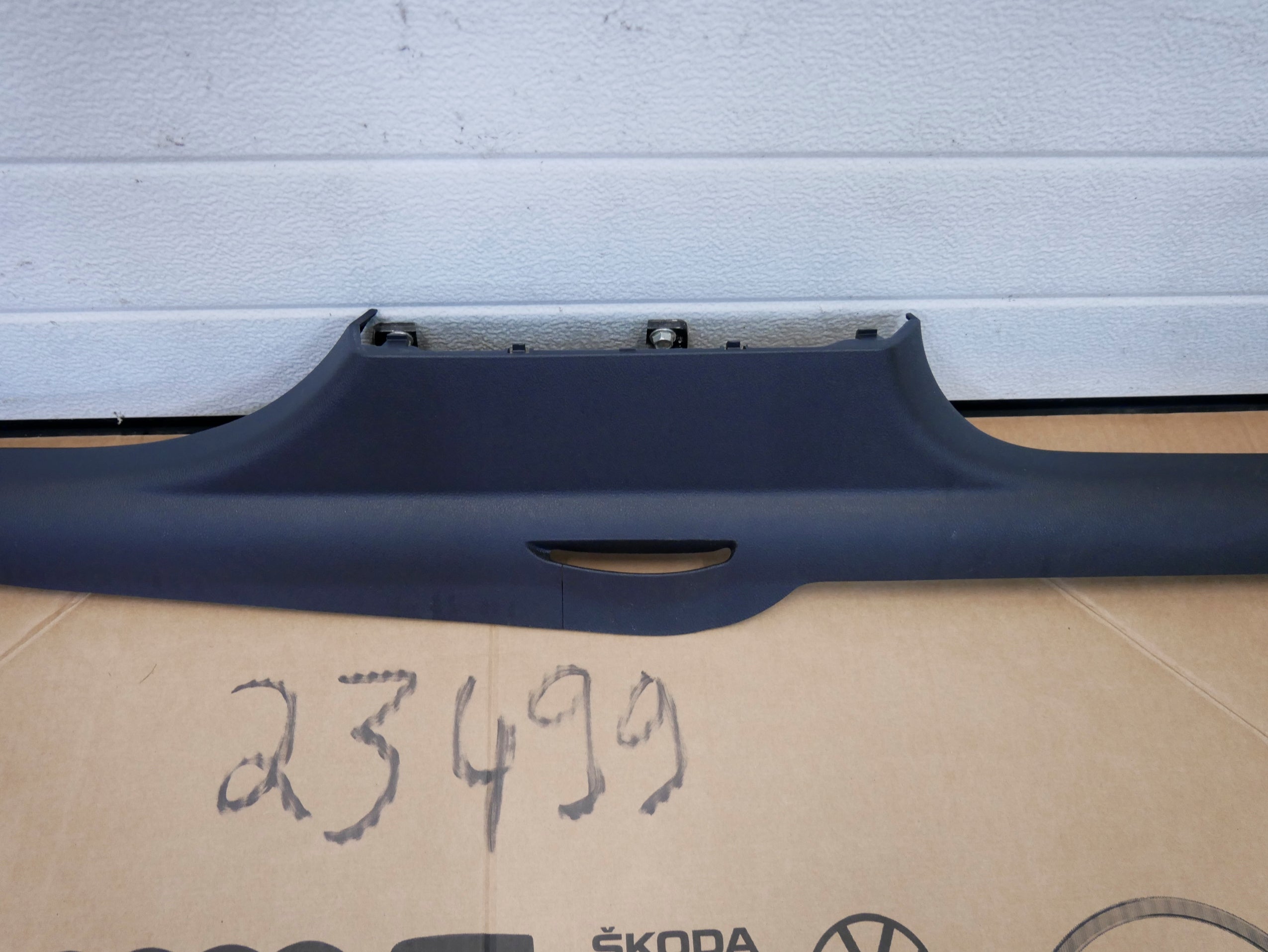 Listwa osłona progu prawa 5E3853372 SKODA OCTAVIA IV
