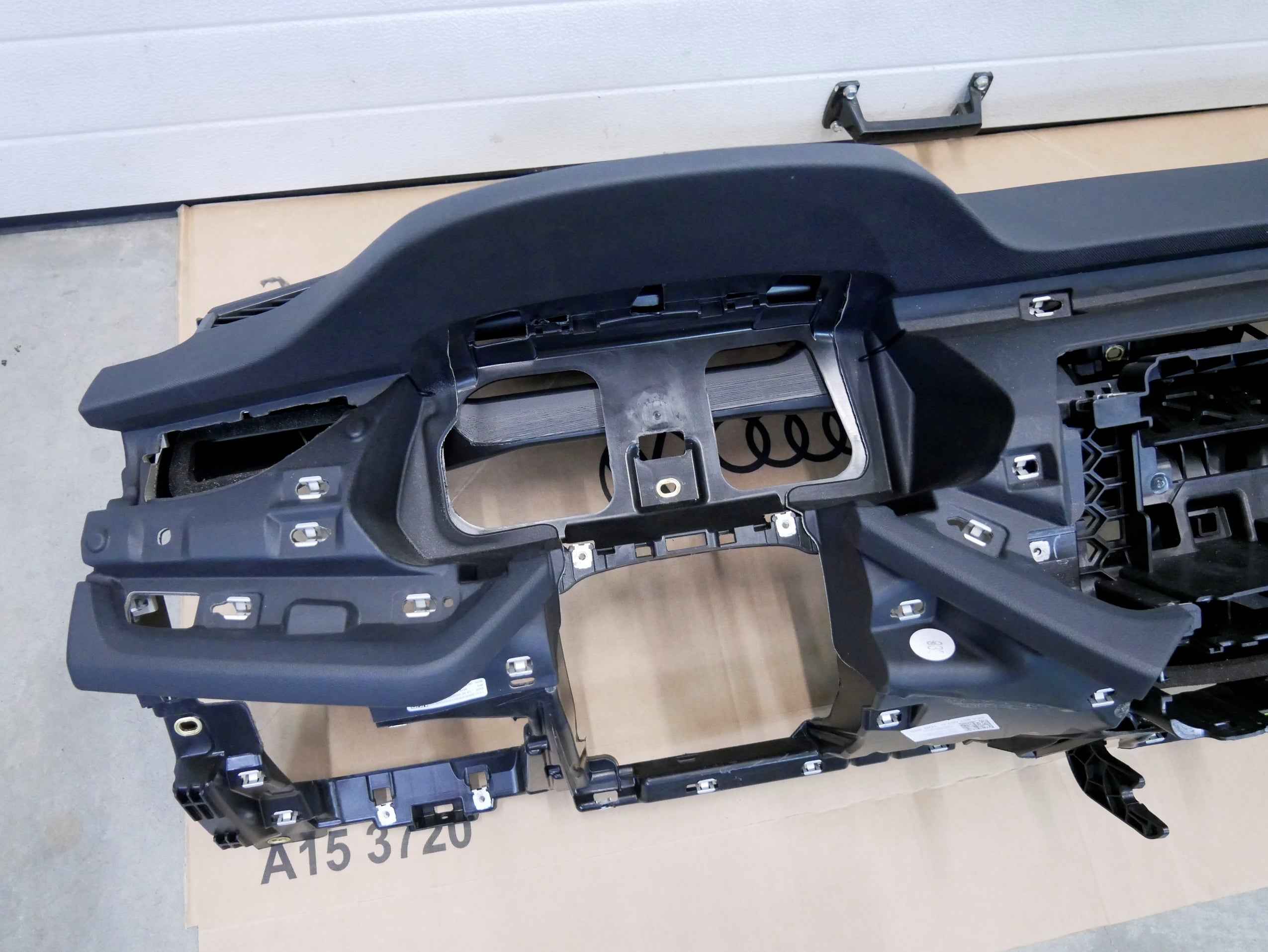 Deska rozdzielcza konsola 5E4857007H 1QB SKODA OCTAVIA IV 2020-