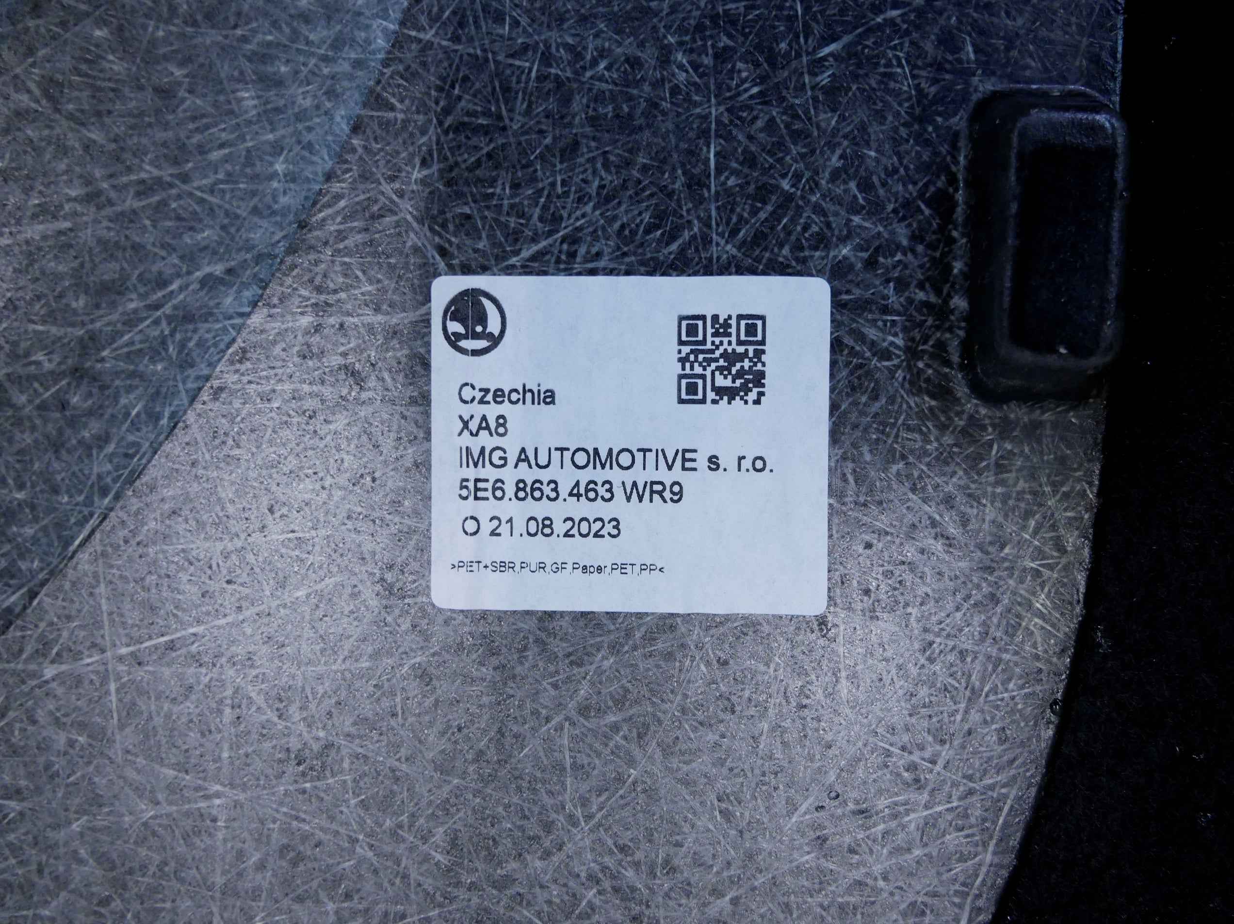 Wykładzina podłoga bagażnika 5E6863463 SKODA OCTAVIA IV 2020-