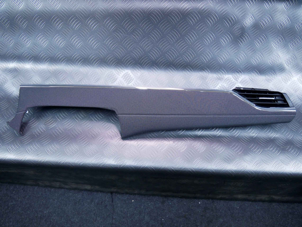 Listwa dekor konsoli kratka nawiewu prawa 5E4858720F SKODA OCTAVIA IV