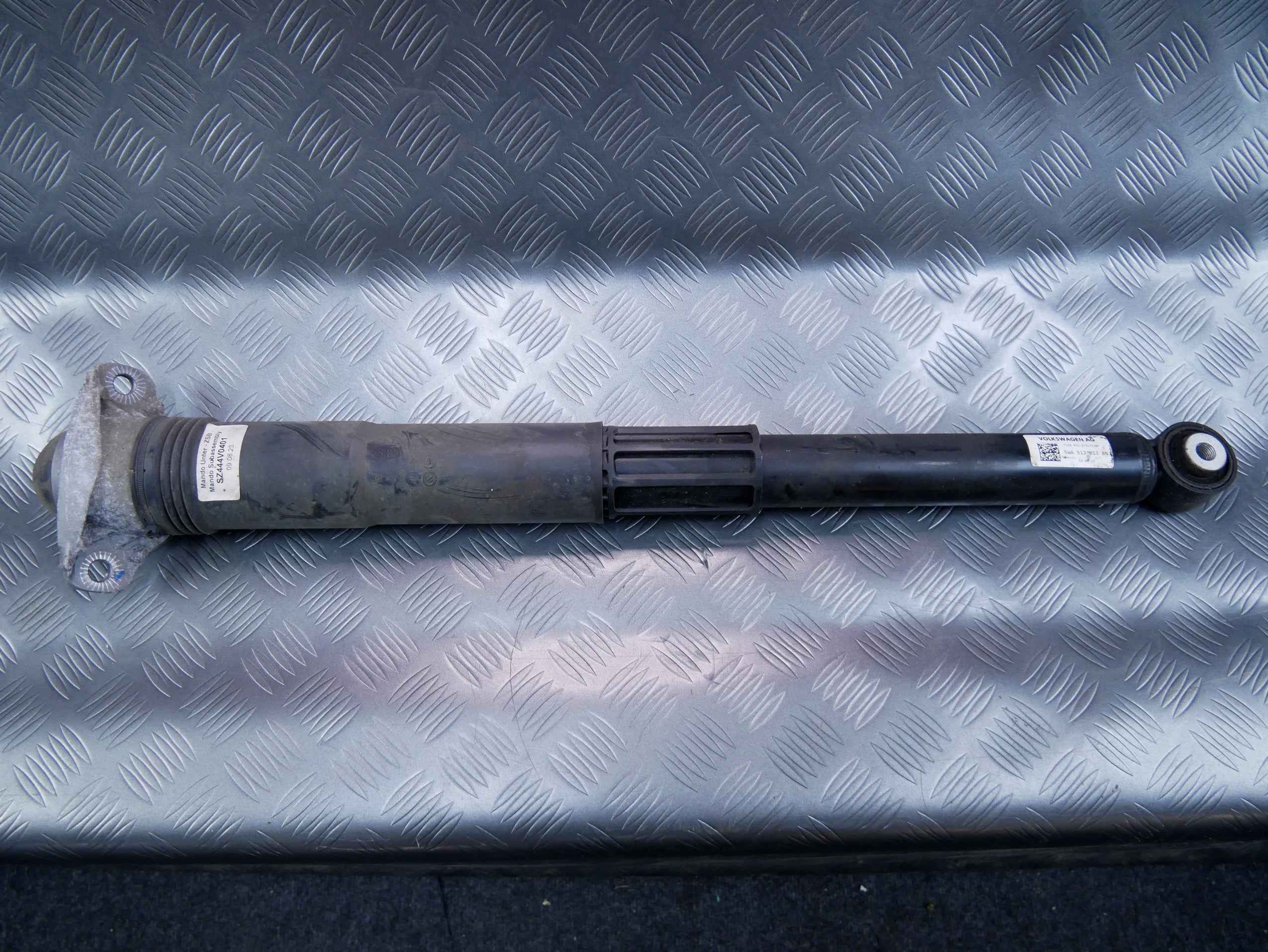 Amortyzator tył tylny prawy lewy 5WA512013BN SKODA OCTAVIA IV