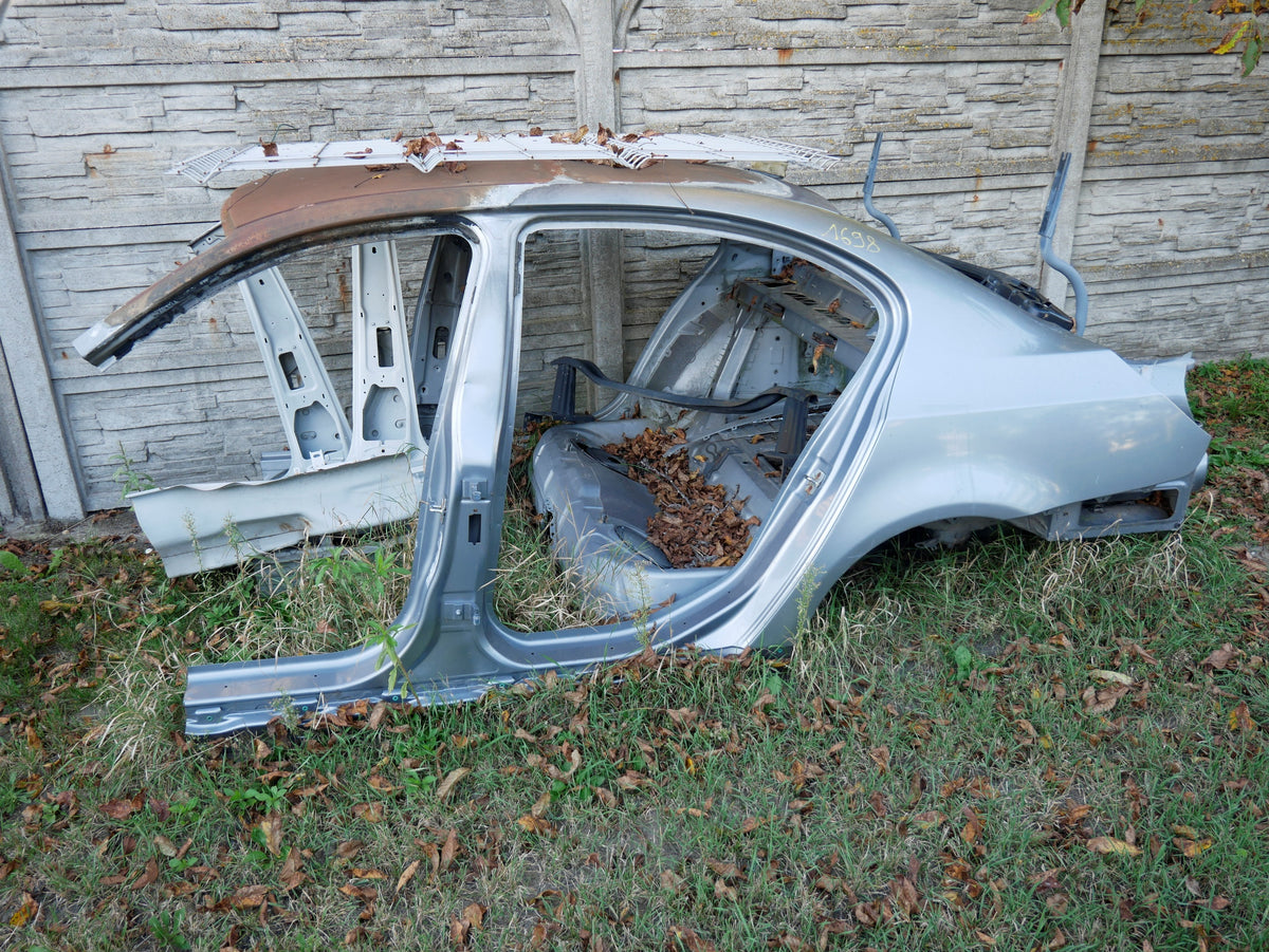 Karoseria tył z dachem BMW E60 sedan
