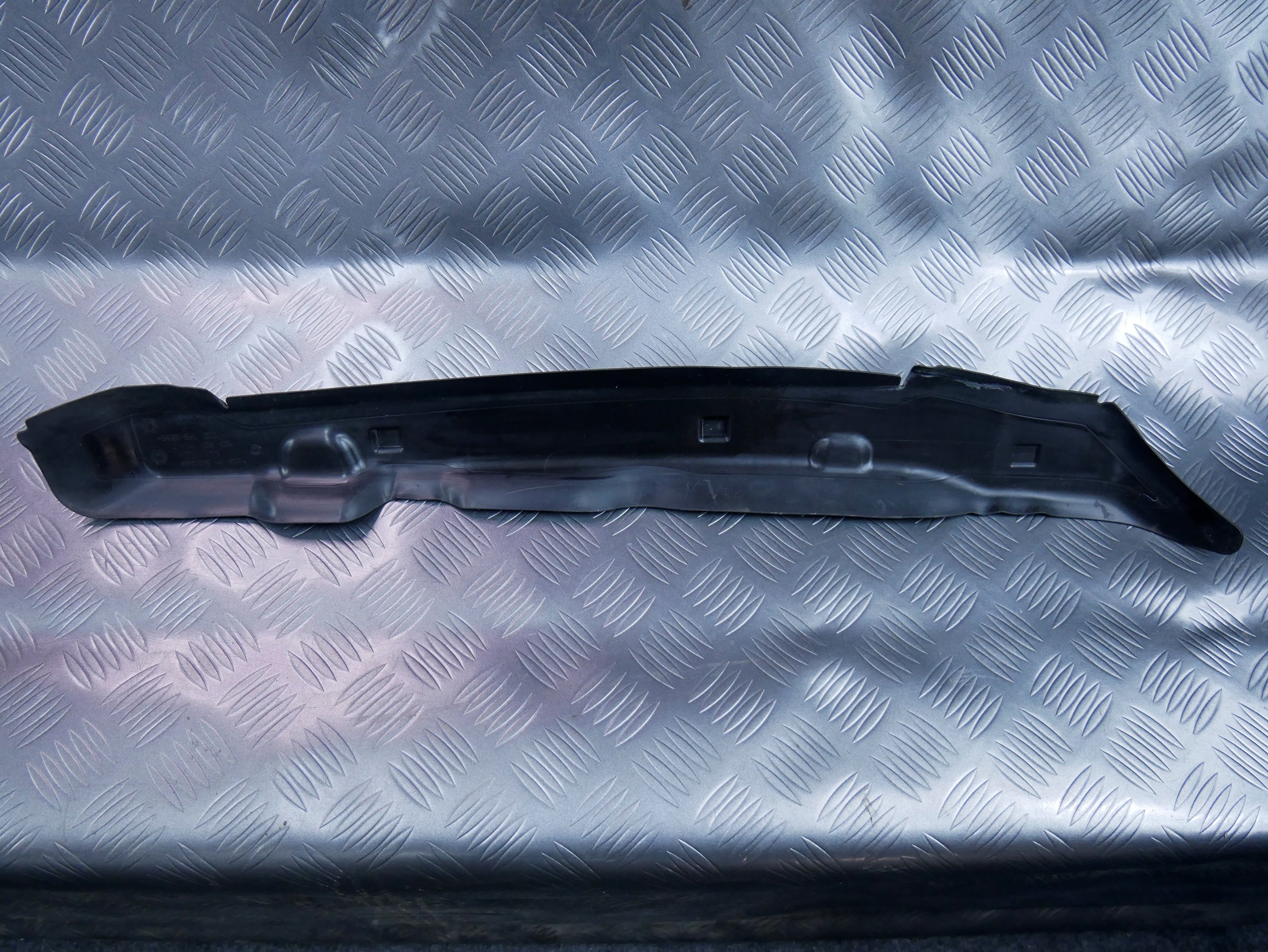 Wygłuszenie błotnika lewe 5E3821111 SKODA OCTAVIA IV