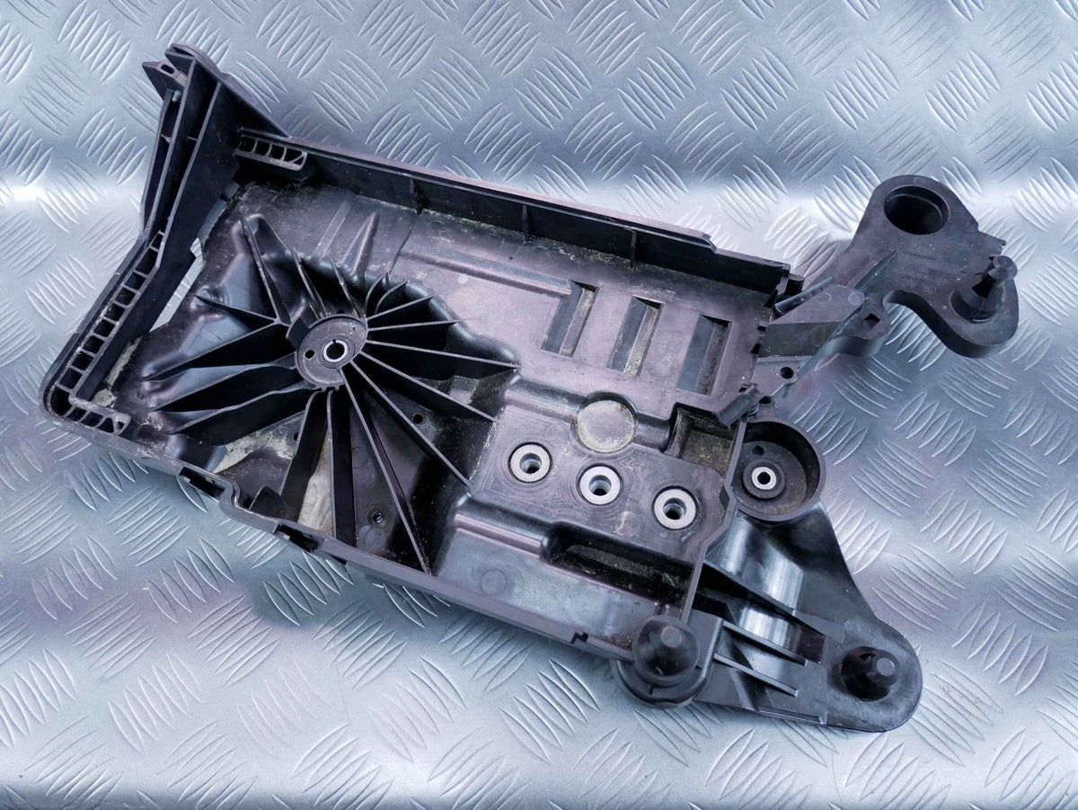 Podstawa akumulatora 5WA915331A SKODA OCTAVIA IV