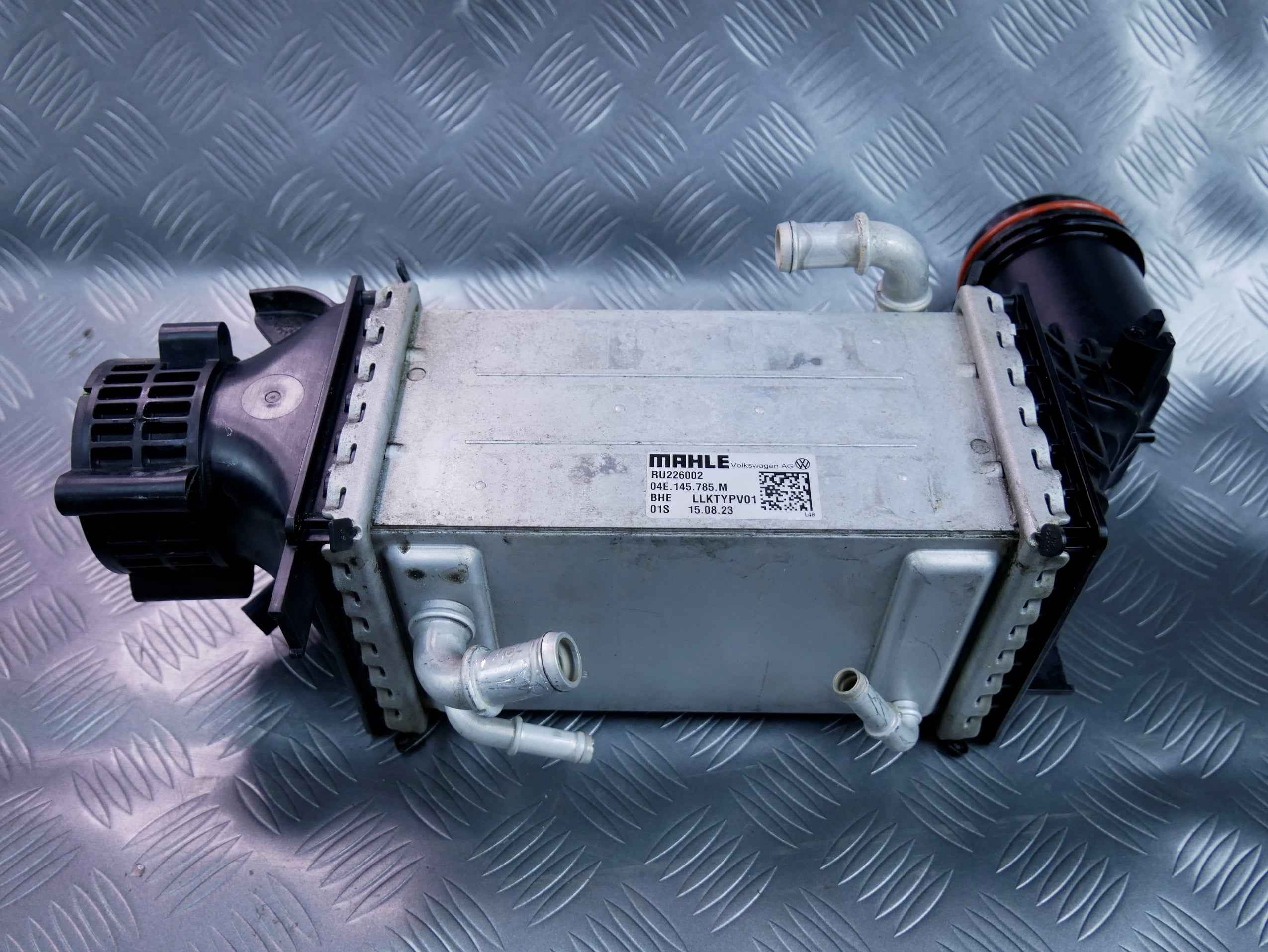 Chłodnica powietrza intercooler 04E145785M SKODA OCTAVIA IV 1.5 TSI