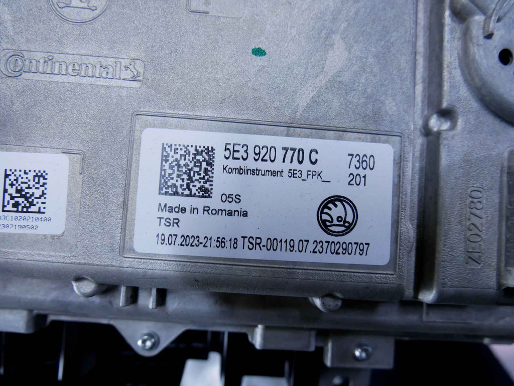 Licznik VIRTUAL LCD 5E3920770C SKODA OCTAVIA IV 1.5 TSI