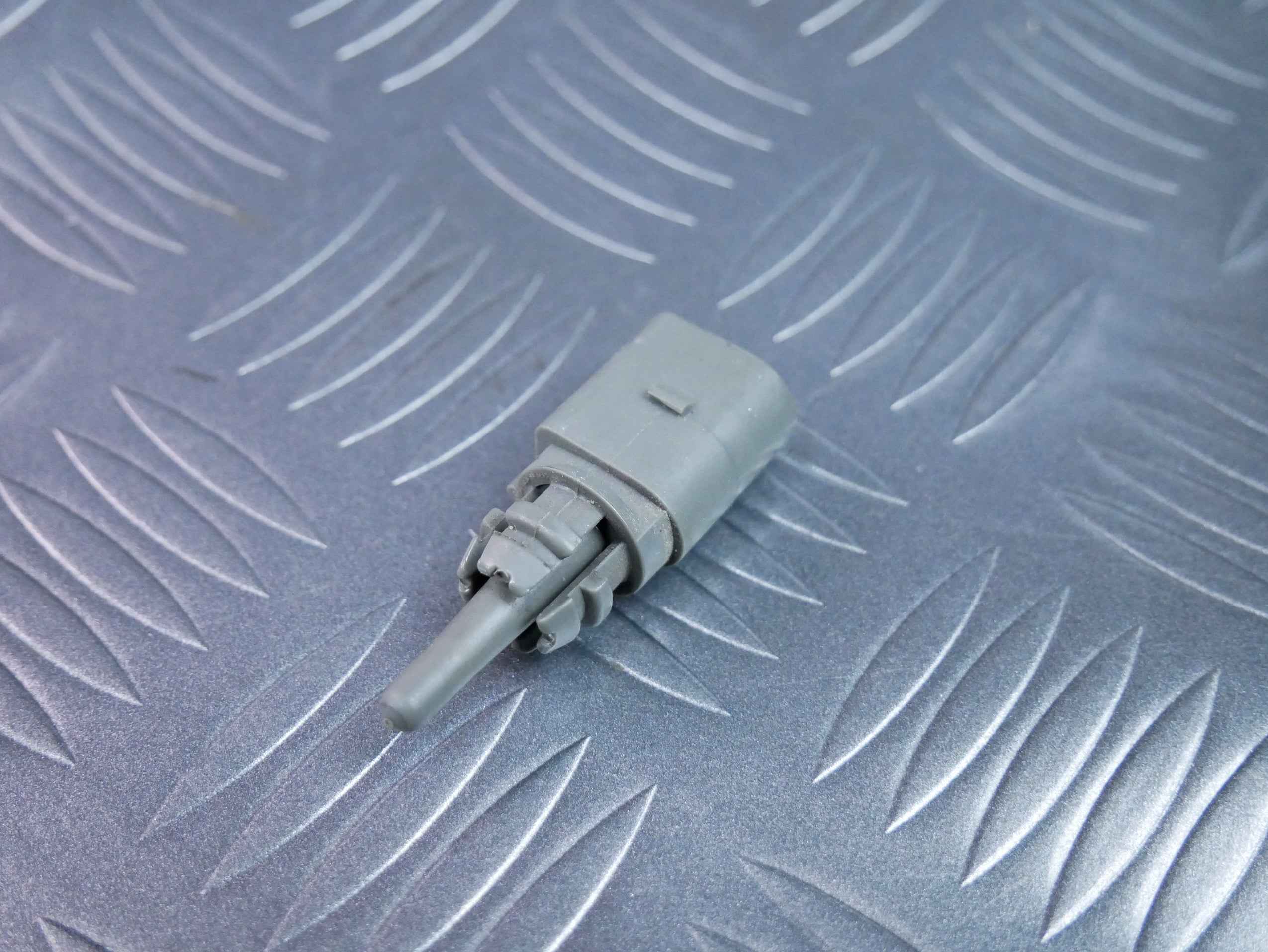 Czujnik temperatury zewnętrznej OEM 8Z0820535B SKODA OCTAVIA IV