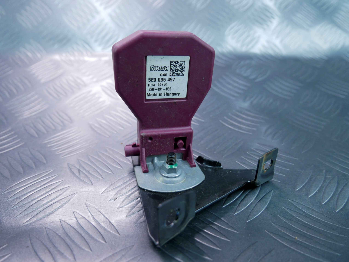 Wzmacniacz antenowy 5E0035497 SKODA OCTAVIA IV