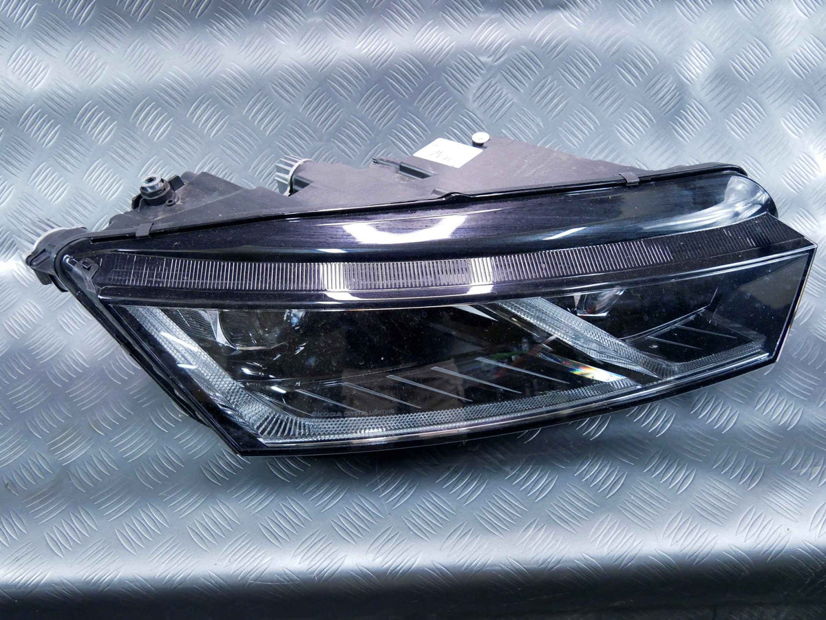 Lampa przód prawa LED kompletna 5E4941016B SKODA OCTAVIA IV