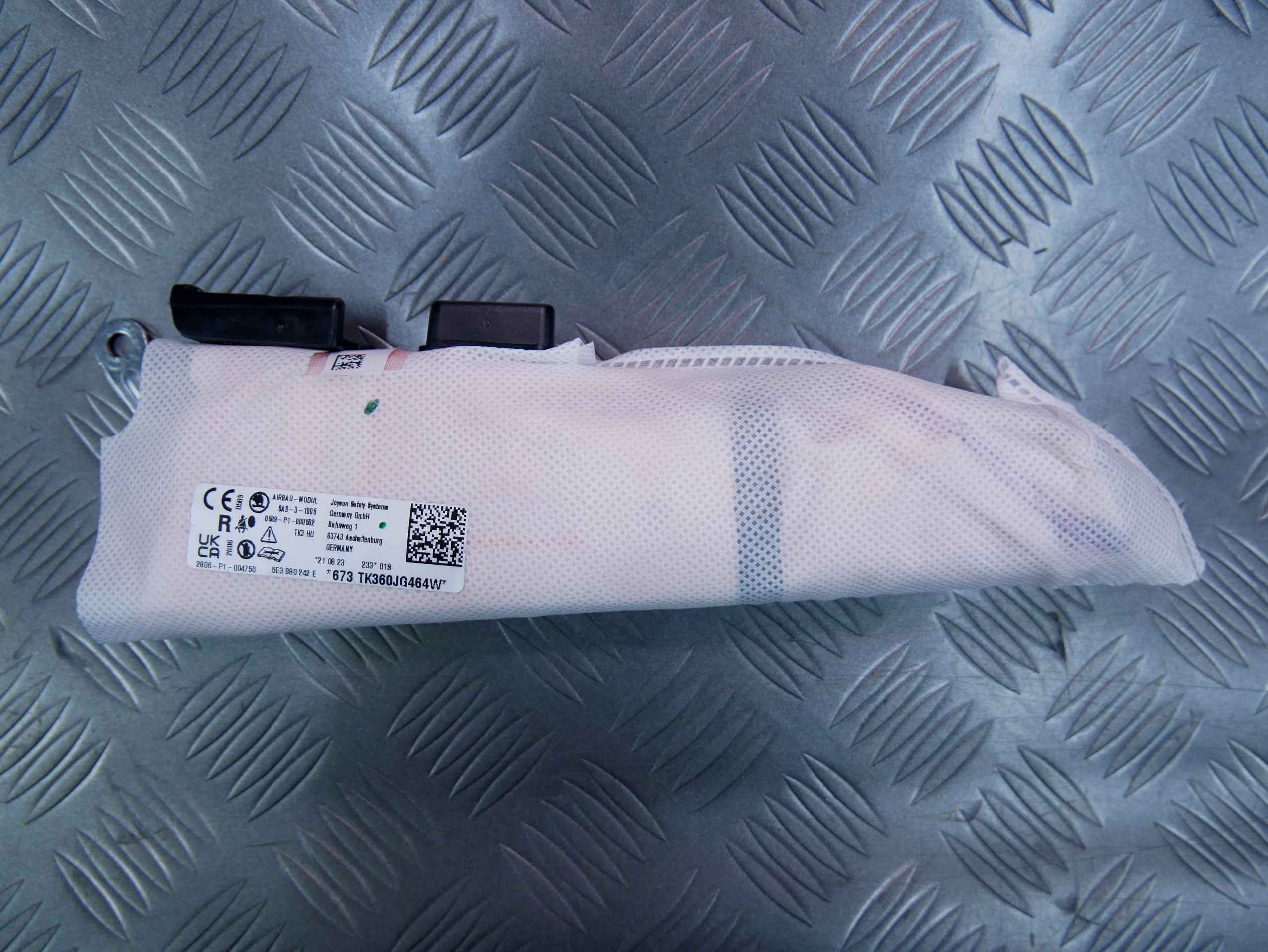 Airbag poduszka fotela prawa 5E3880242E SKODA OCTAVIA IV